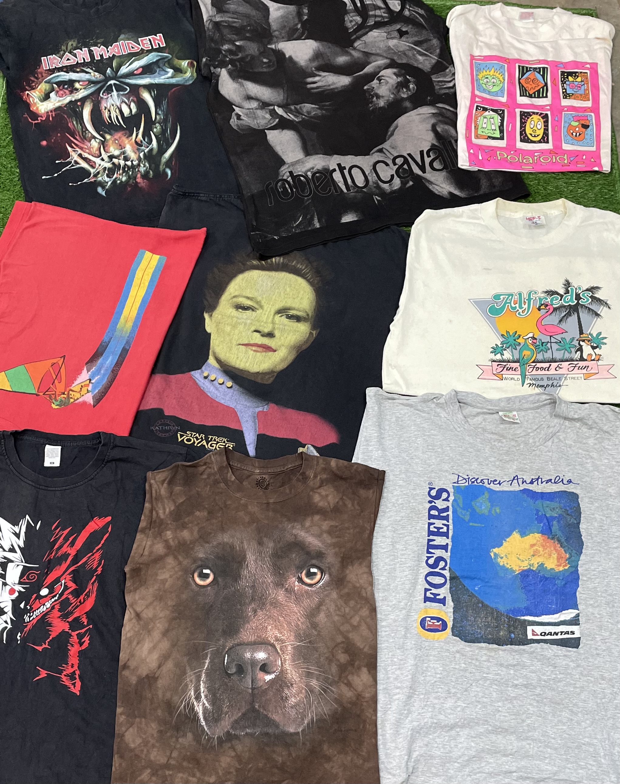 T-shirt grafiche senza marca