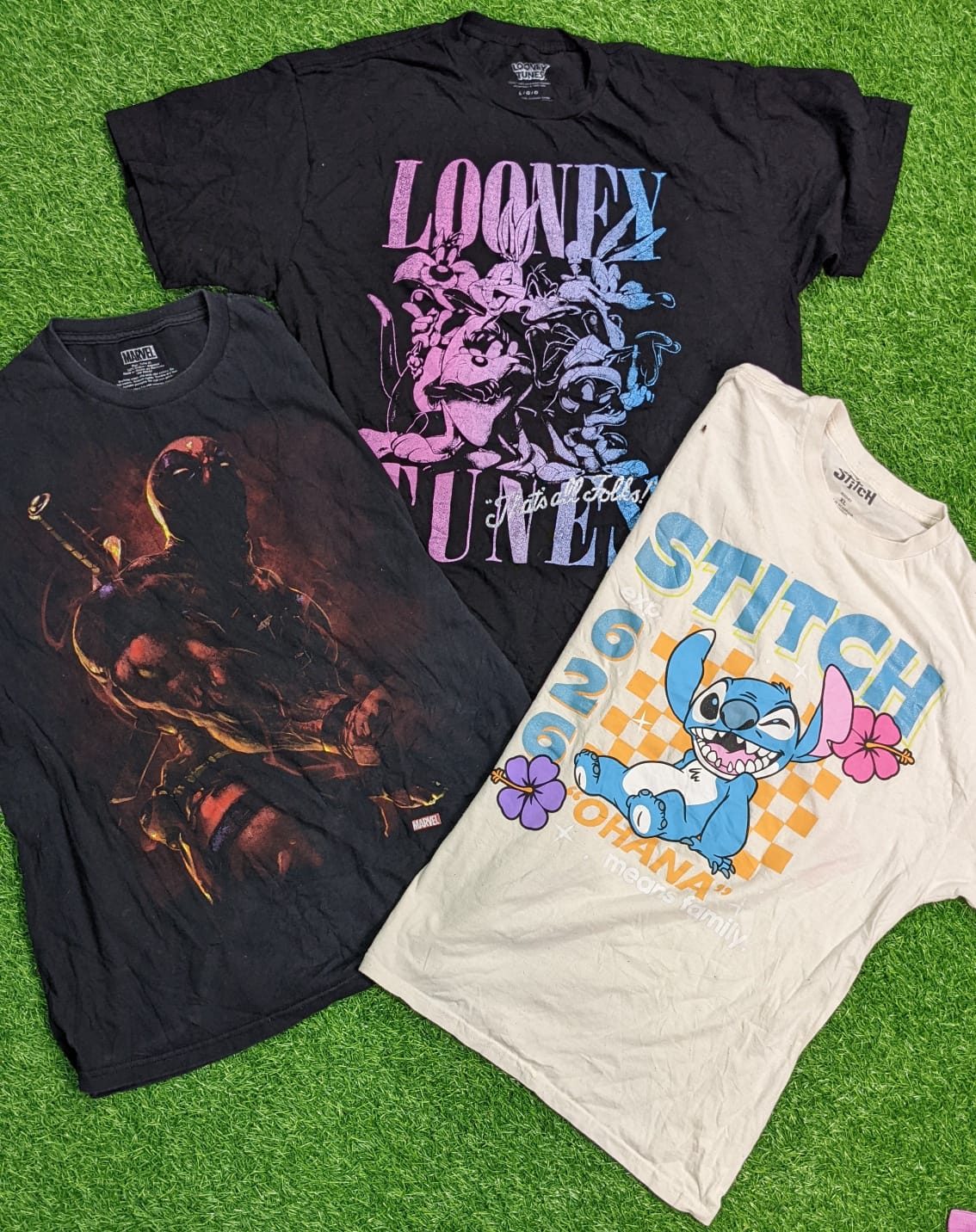 Cartoon- und Marvel-T-Shirts