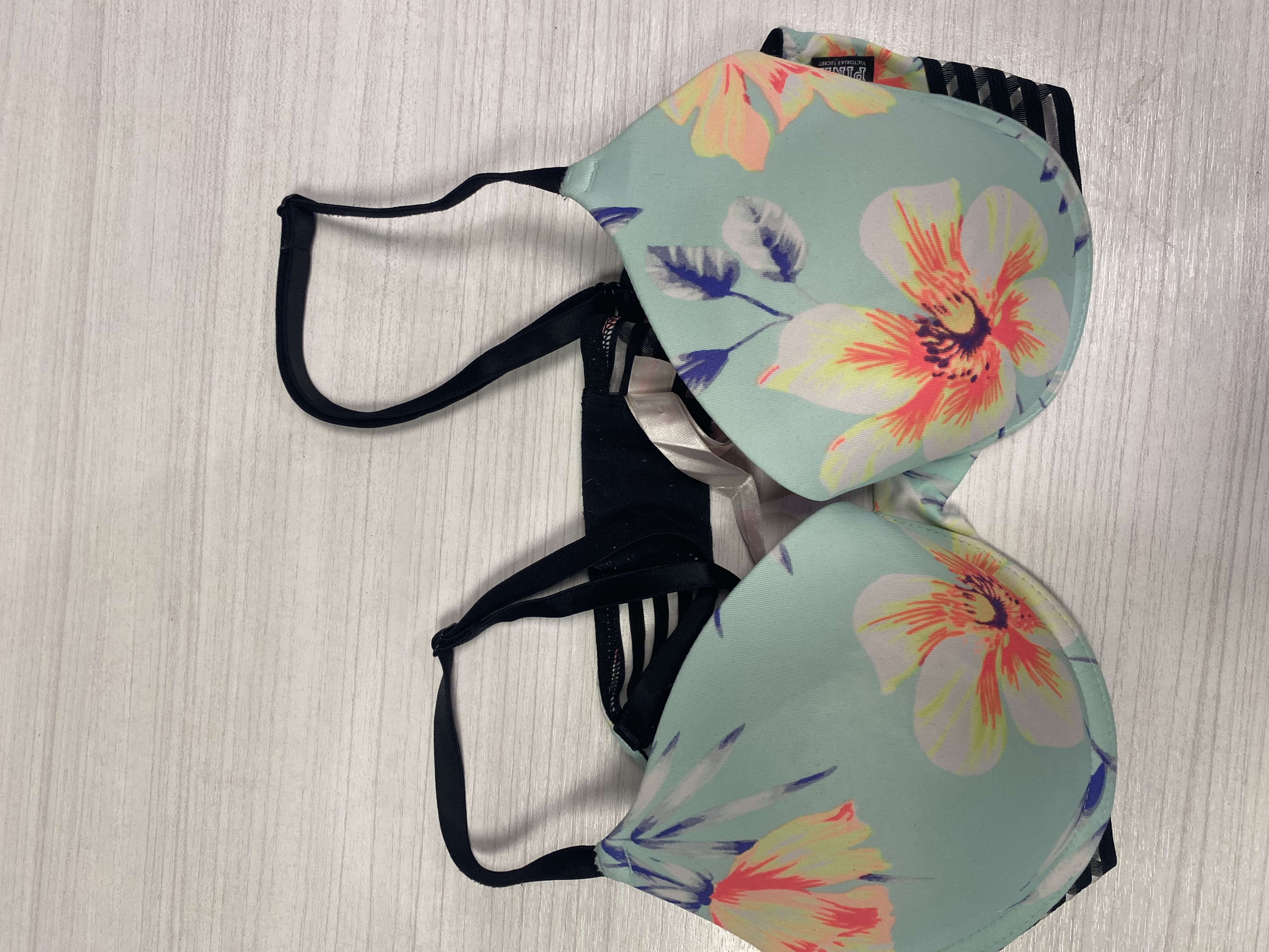 39 | Pink par Victoria Secrets
