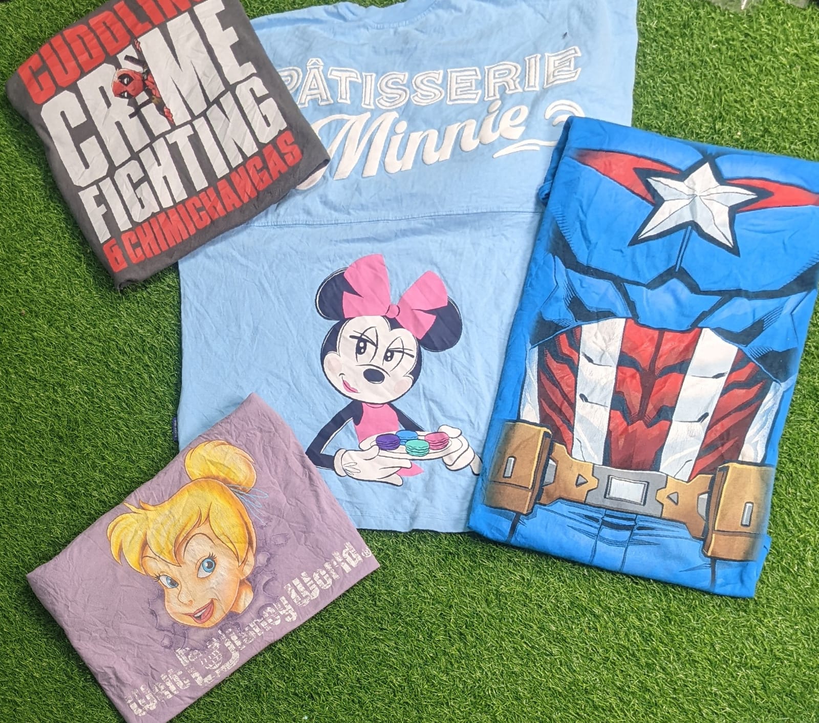 Camisetas da Disney e da Marvel
