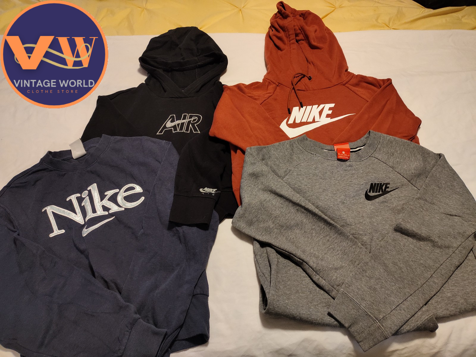 Felpa con cappuccio e maglione Nike