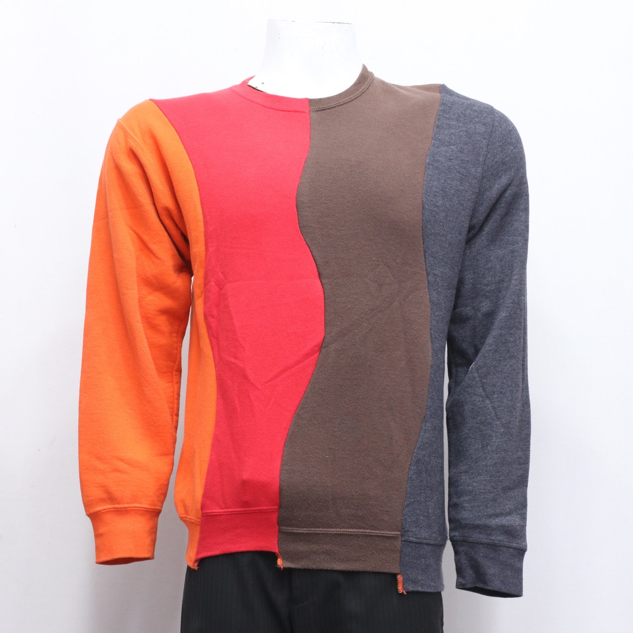 CR474 UPCYCLED MULTI COLOR PATCH SWEATSHIRT