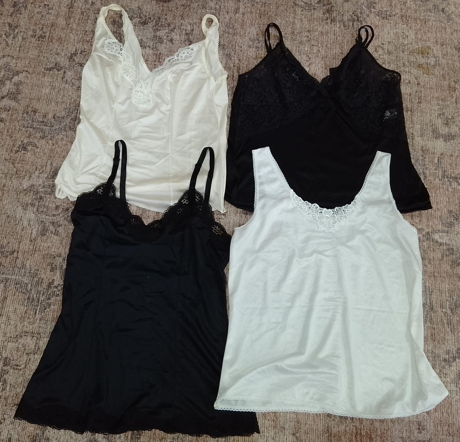 IQ0465 Y2K Fett Schwarz & Weiß Slip Tops