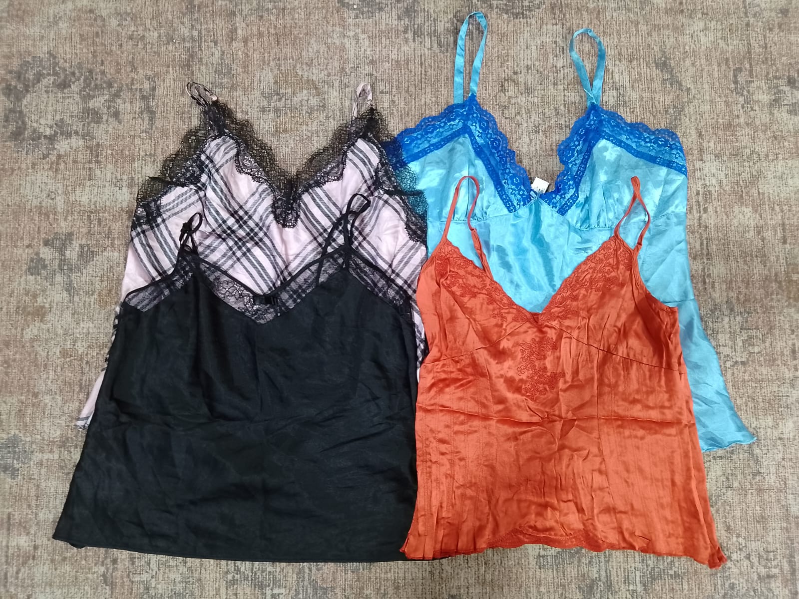 IQ0485 Y2K Slip Tops