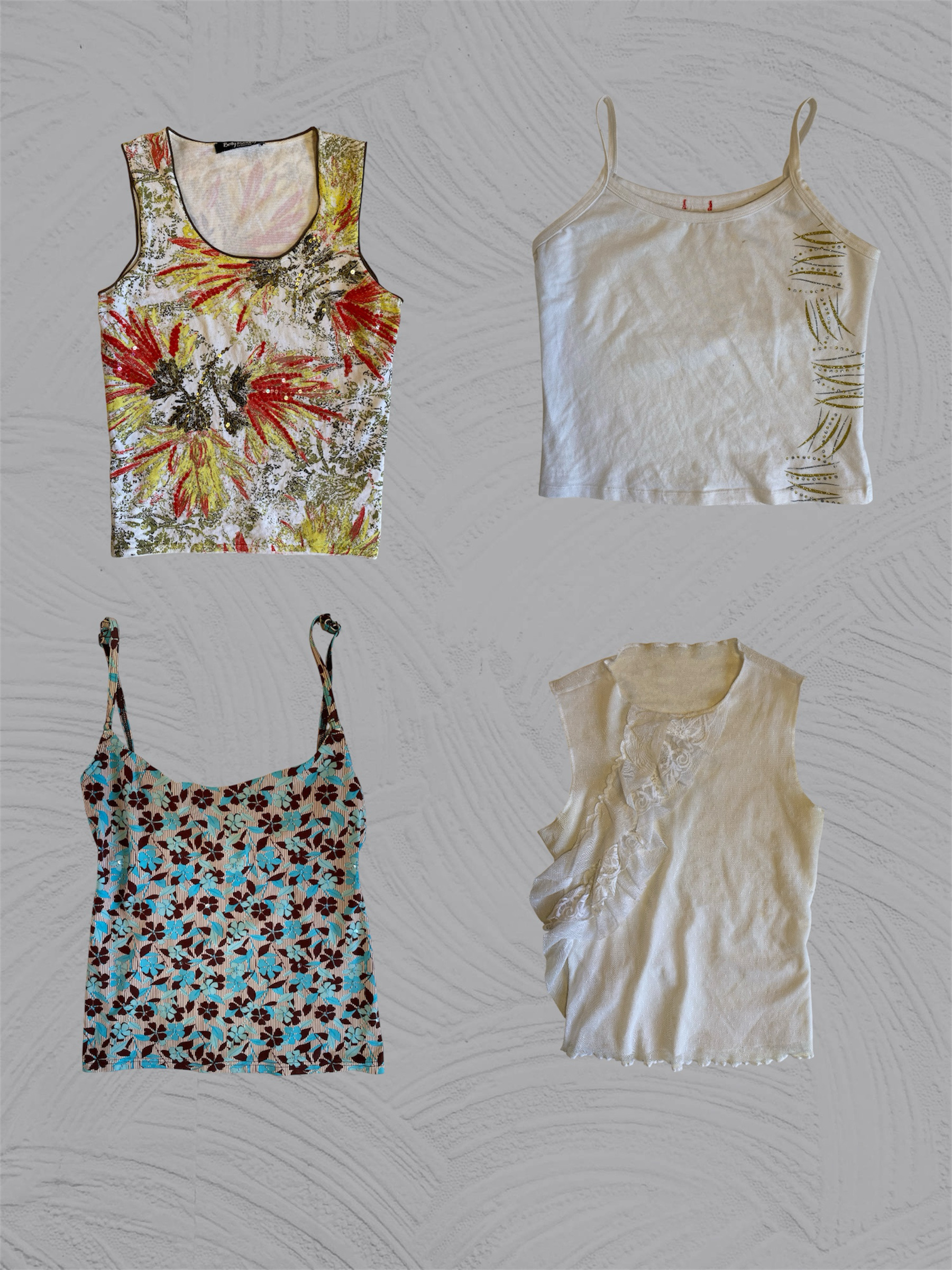 Hauts en cami graphiques floraux et embellis rétro Y2K (TS:676)