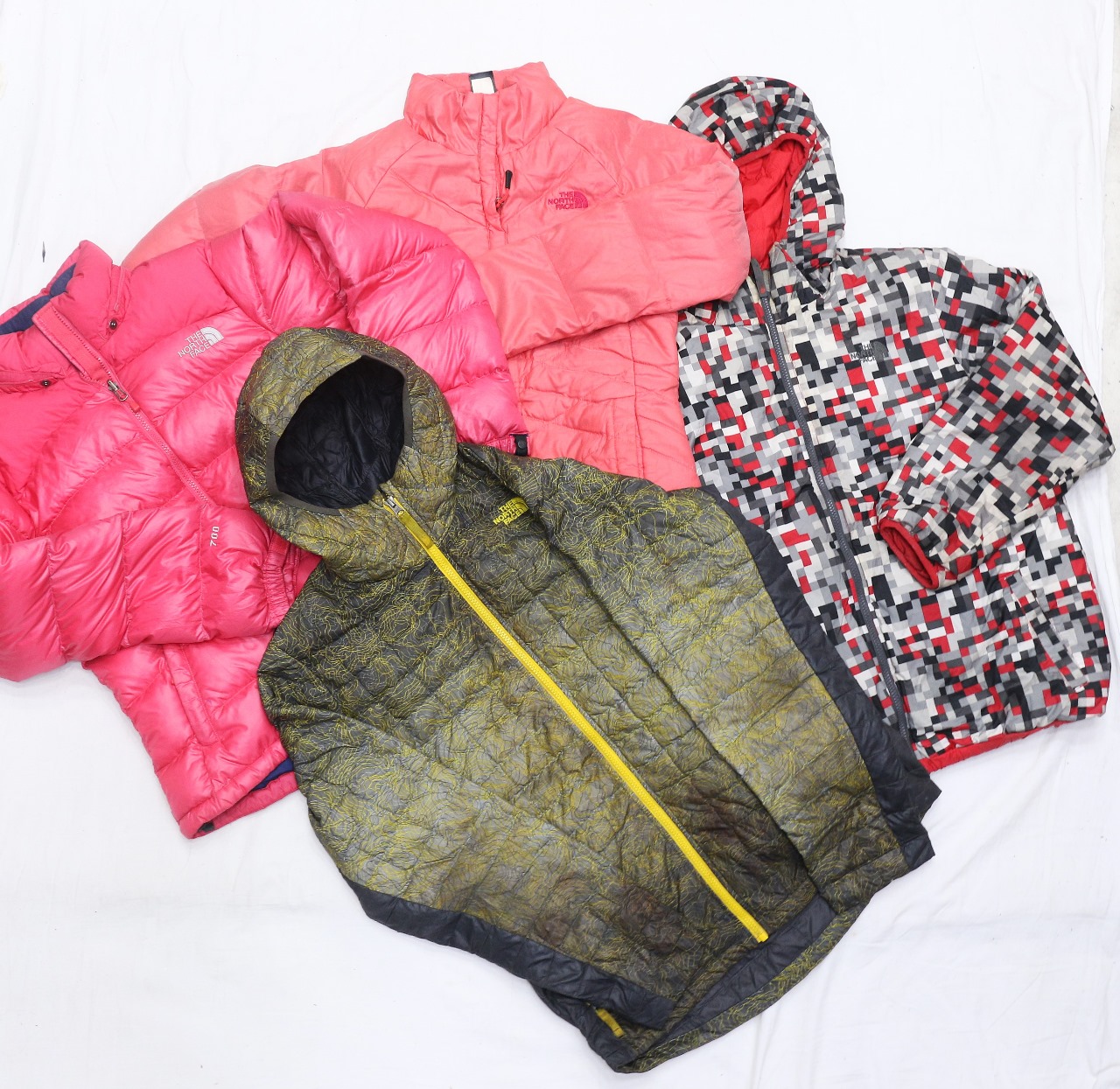 CR4903 ヴィンテージ TNF パファージャケット