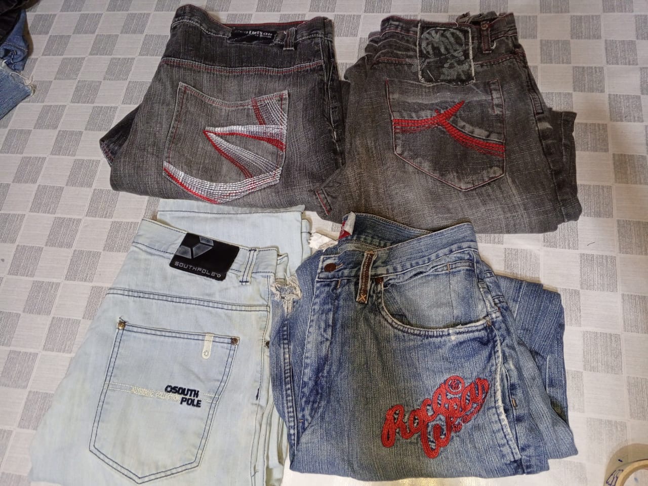 ROCAWEAR UND ANDERE MARKE (ID 557)