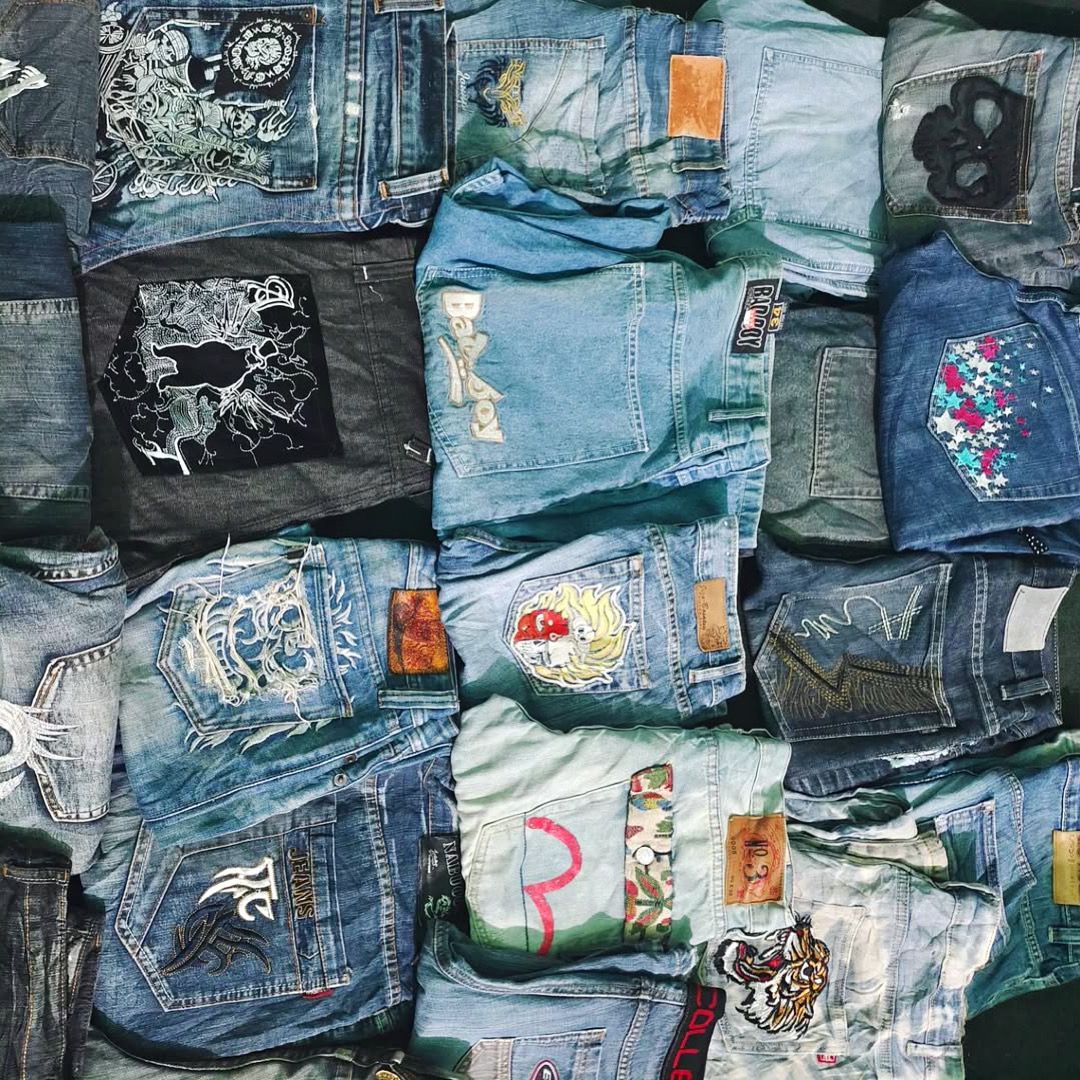 Branded and unbranded hip hop baggy jeans