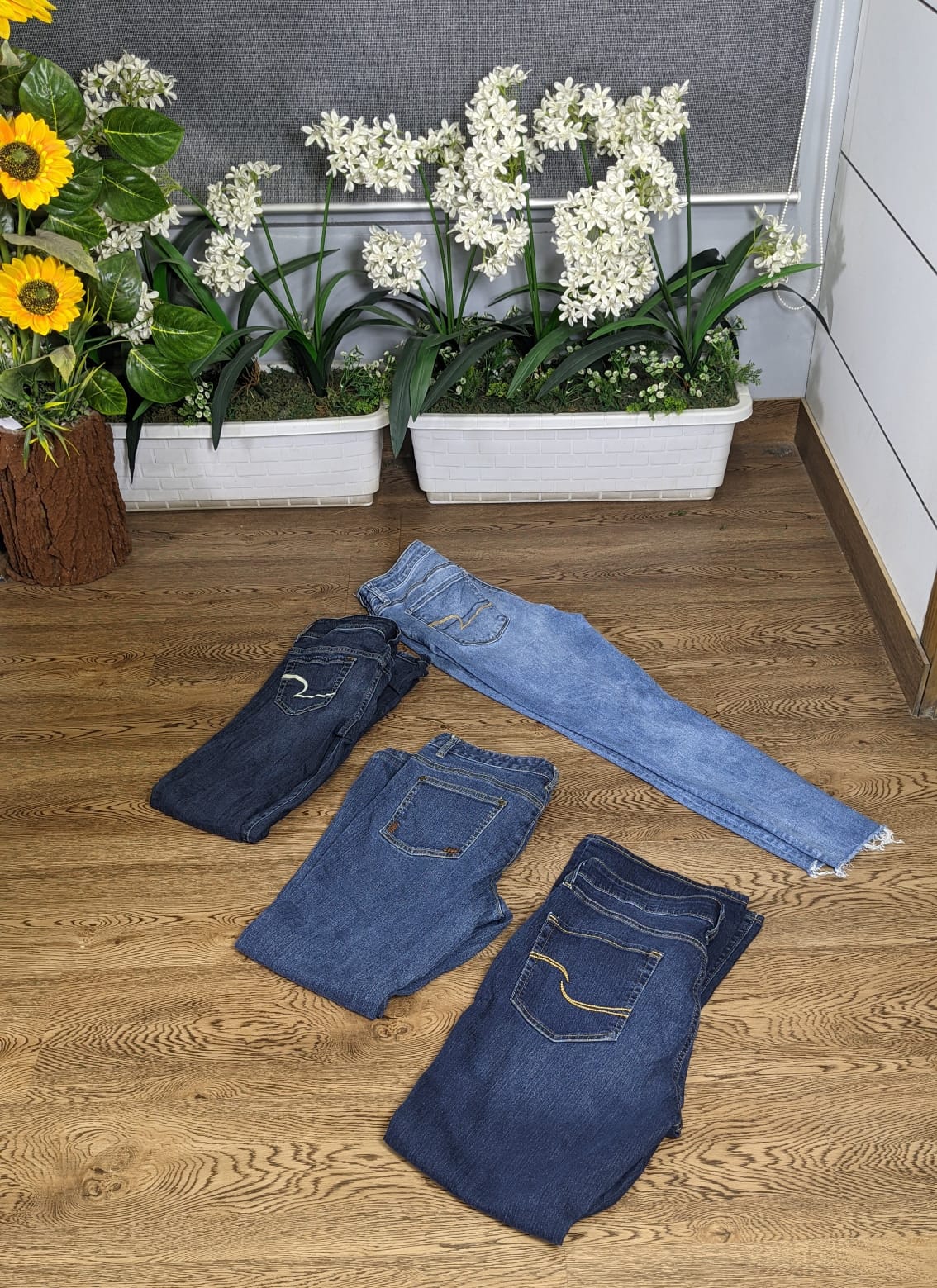 Mix branded jeans