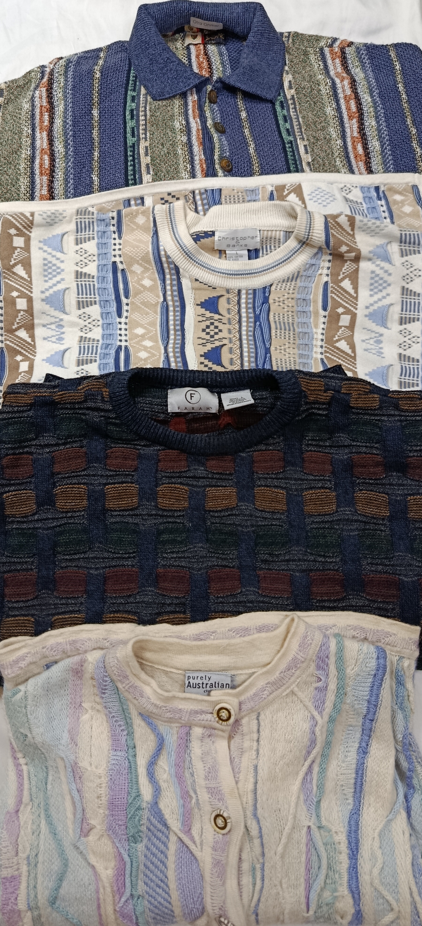 Pulls Coogi-Style 2097