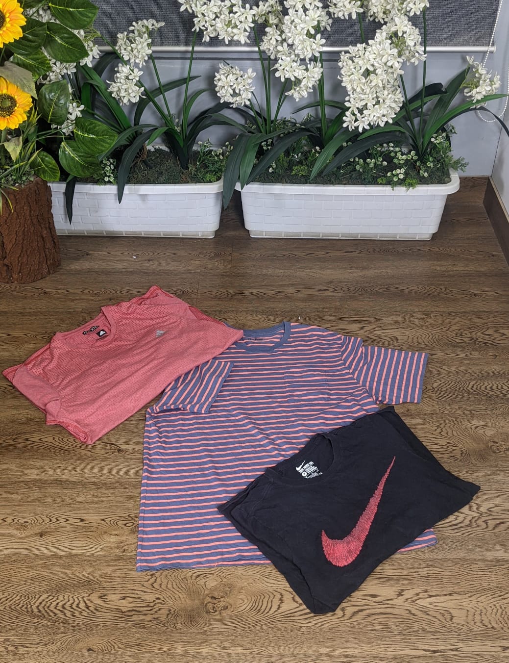 Mix branded t-shirts