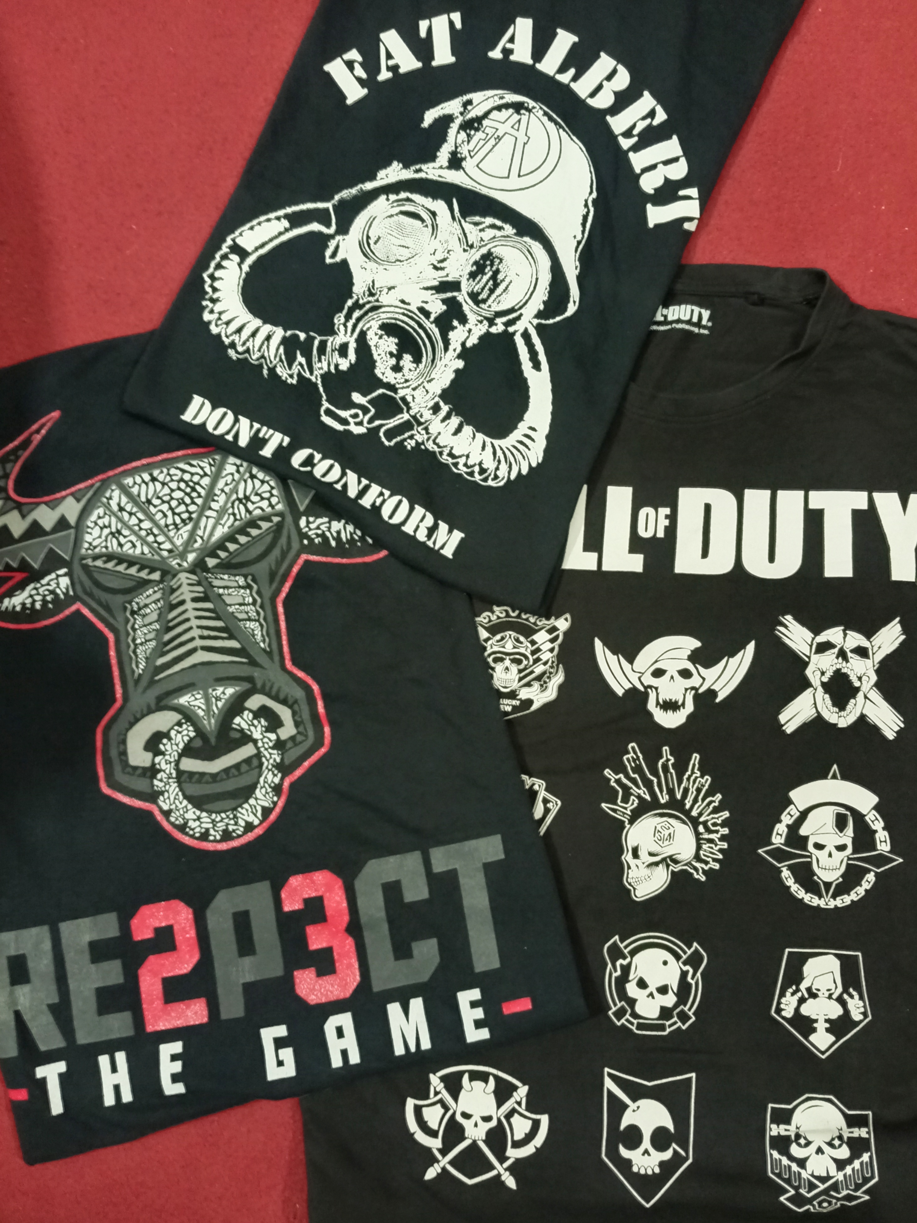 Mixed brands graphic tees