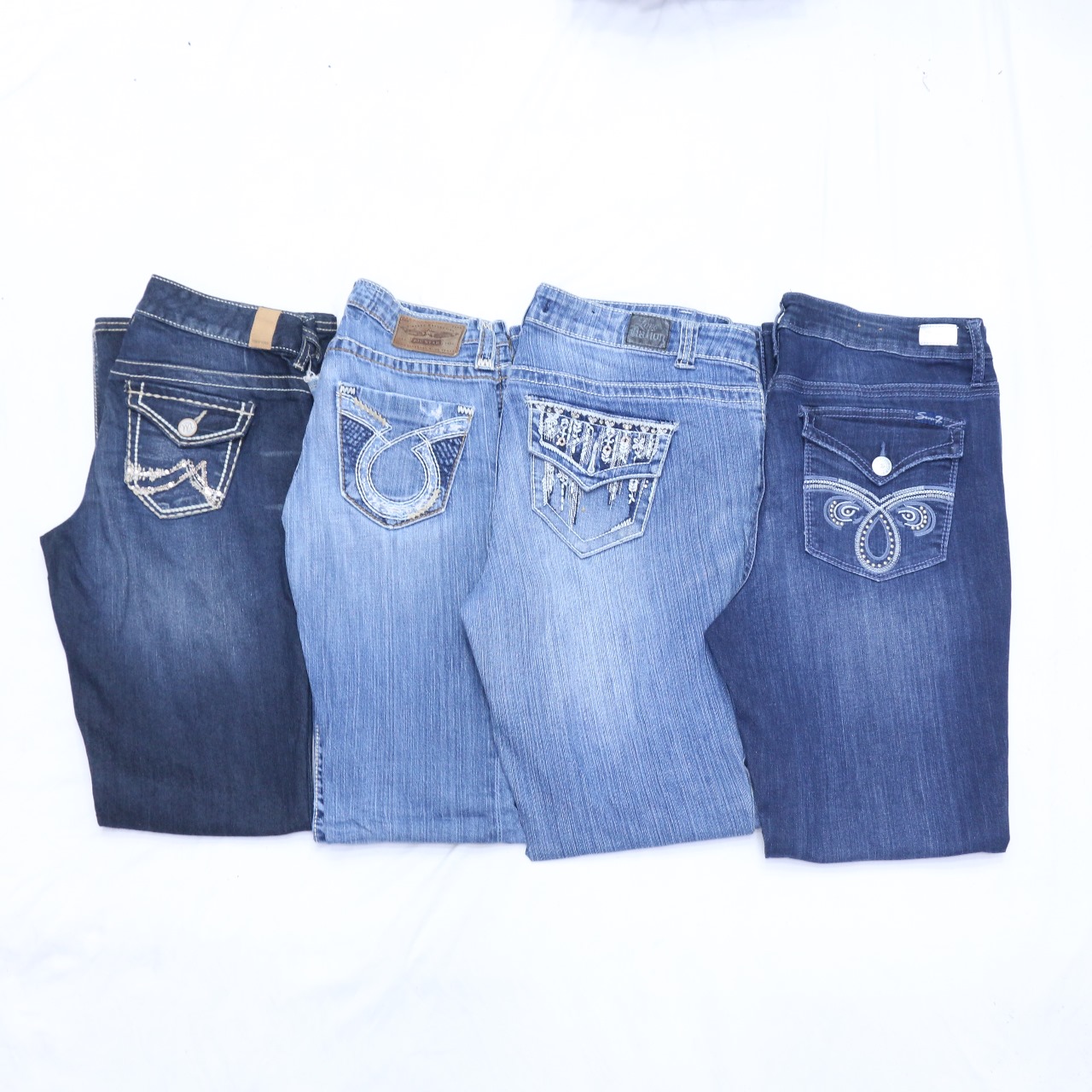 IQ0532 Y2k 
Flare Jeans