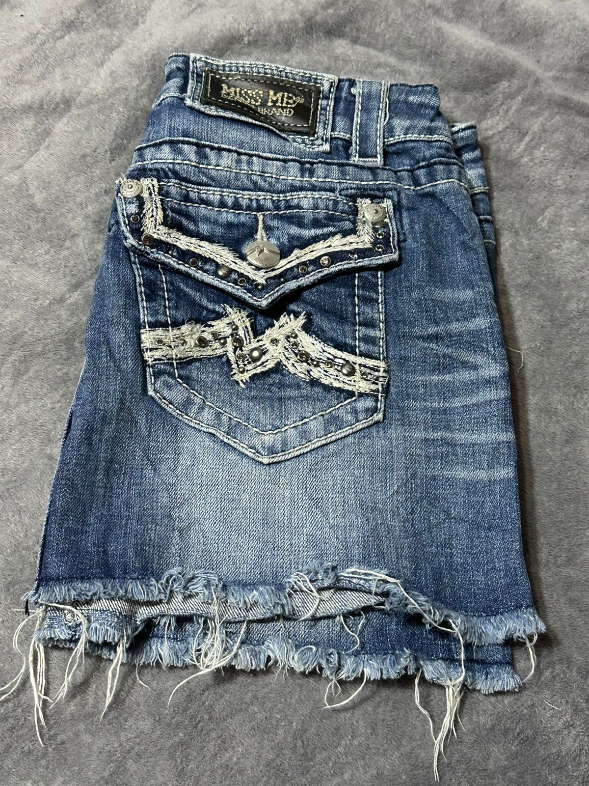 APPLE BOTTOMS AND OTHER MIX BRANDS MINI SKIRTS (MD 1329)