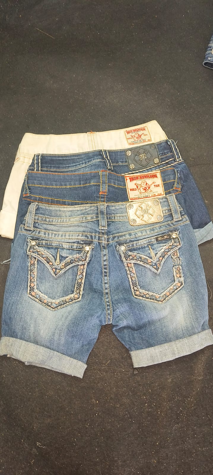 Miss me, true religion, Victoria Beckham, Rock Revival shorts mélange de marques