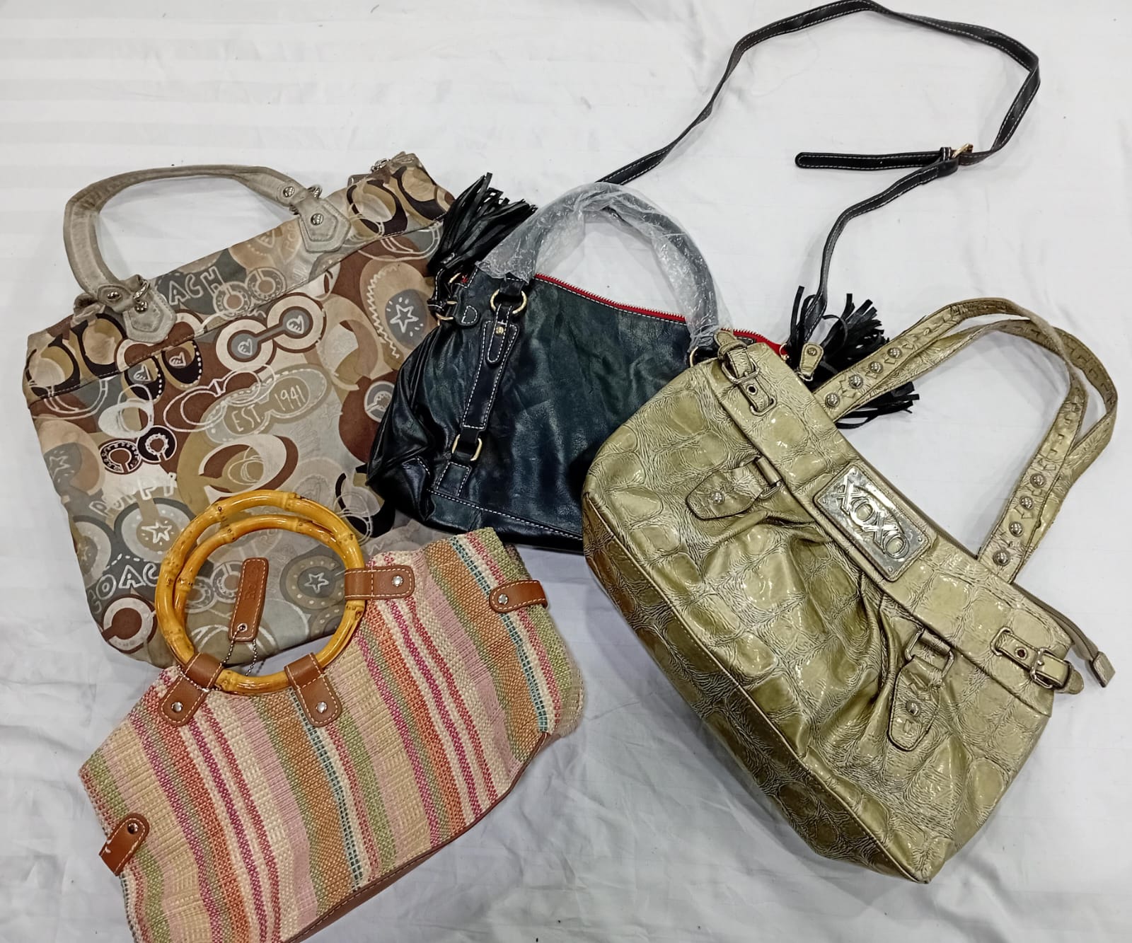 IQ0568 Y2K Throwback Bags
