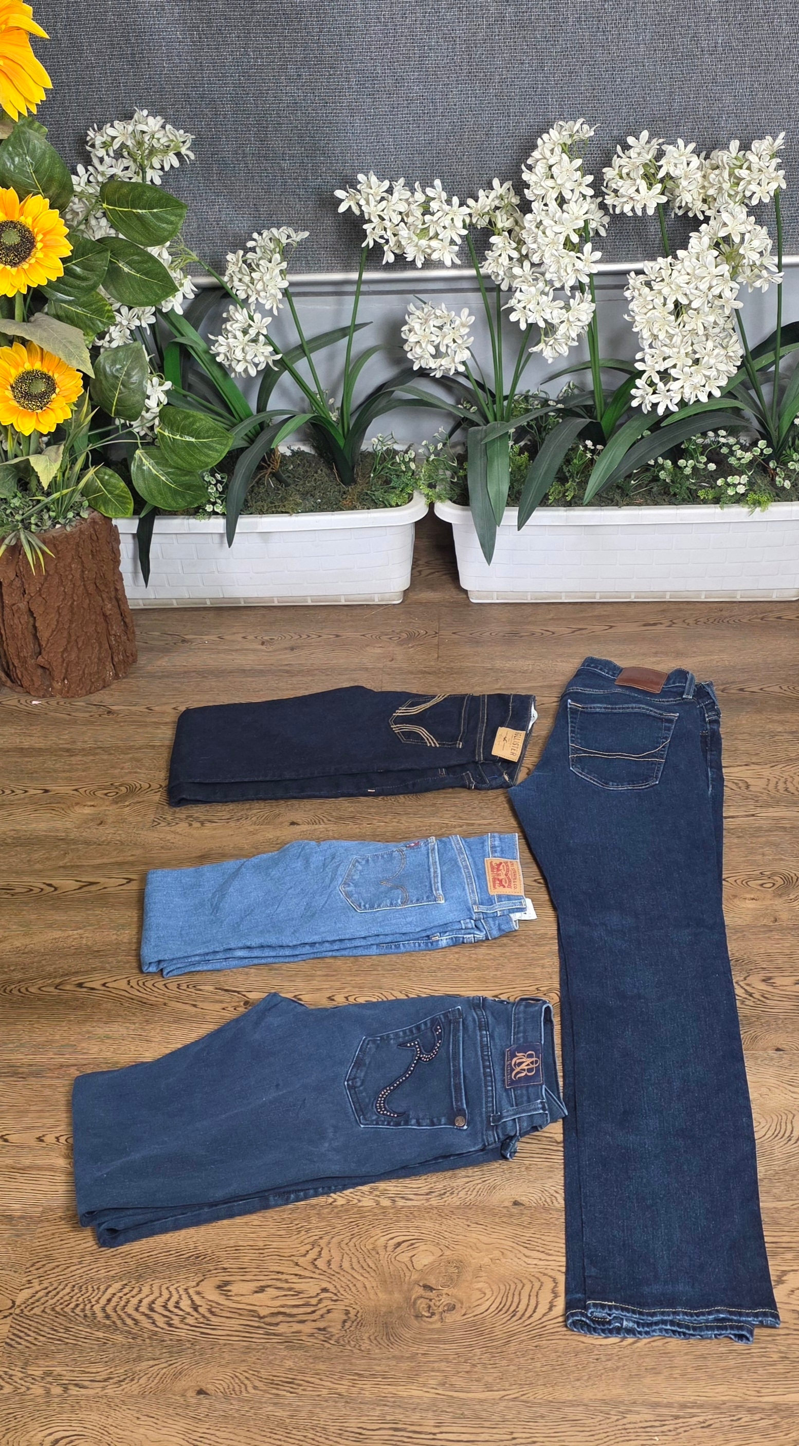 Mix branded jeans