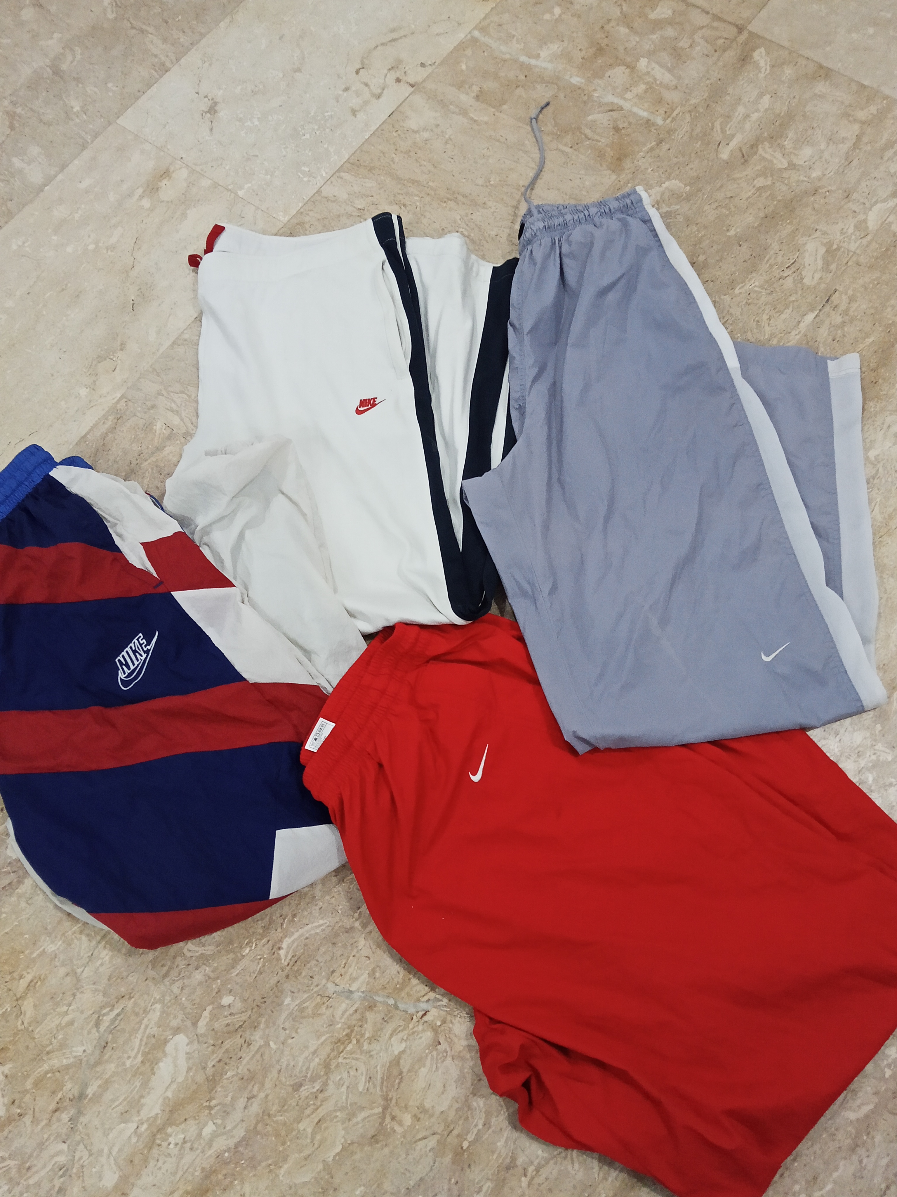 CALÇA DE TREINO NIKE PREMIUM