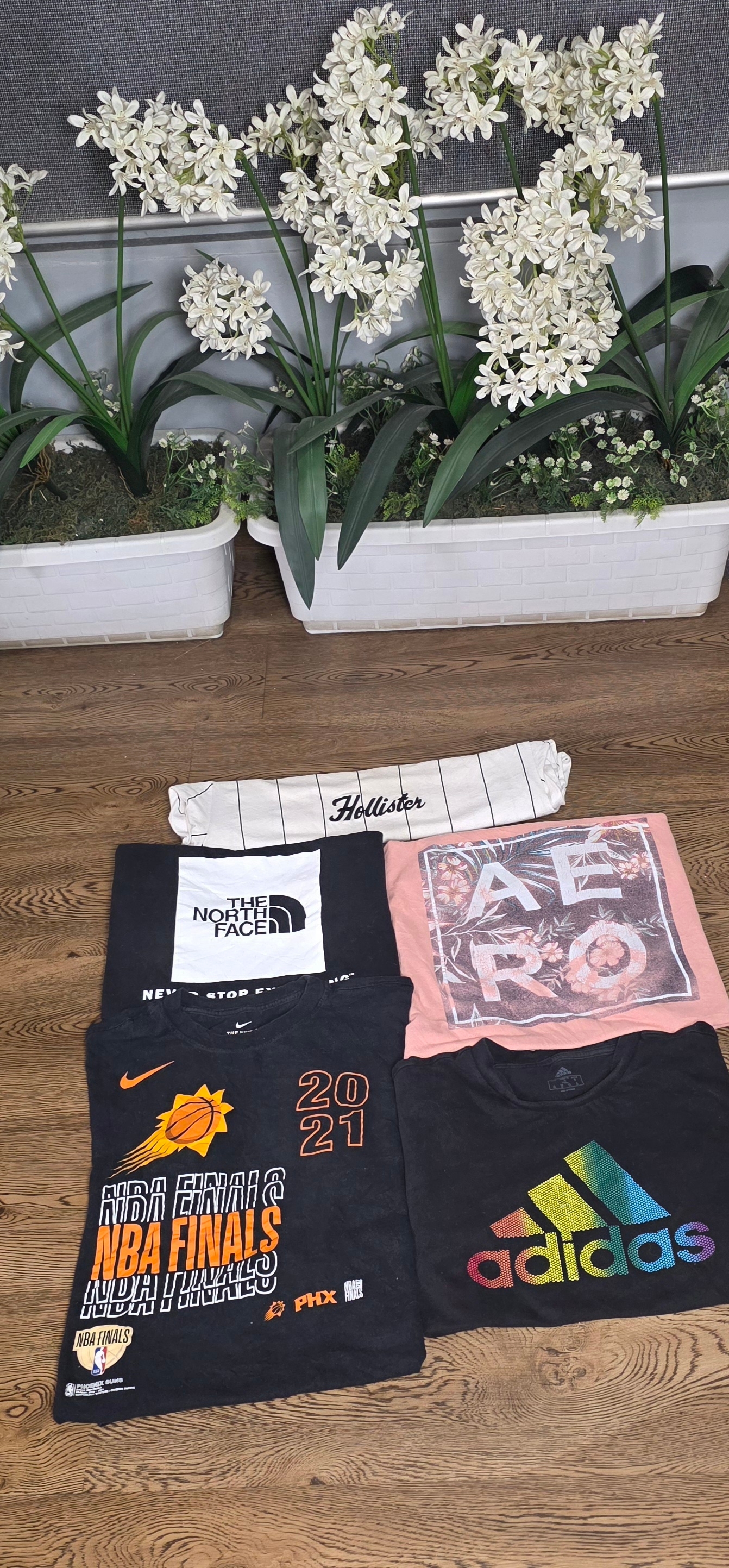 Mix branded t-shirts