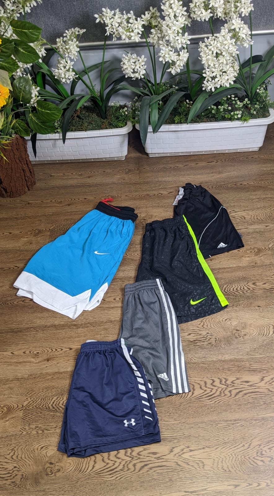 ミックスブランドのスポーツショーツ