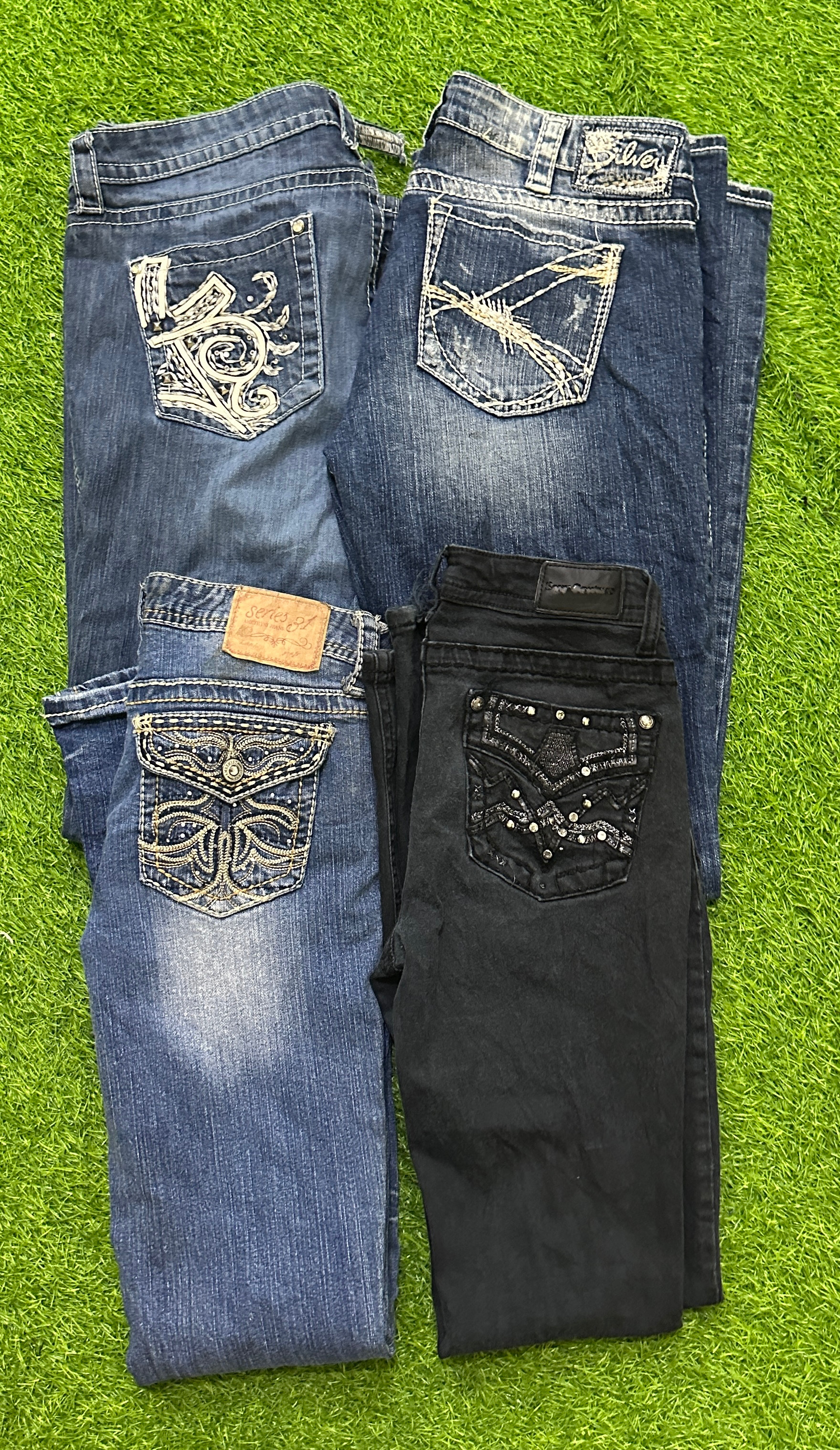 Y2K woman’s flared jeans