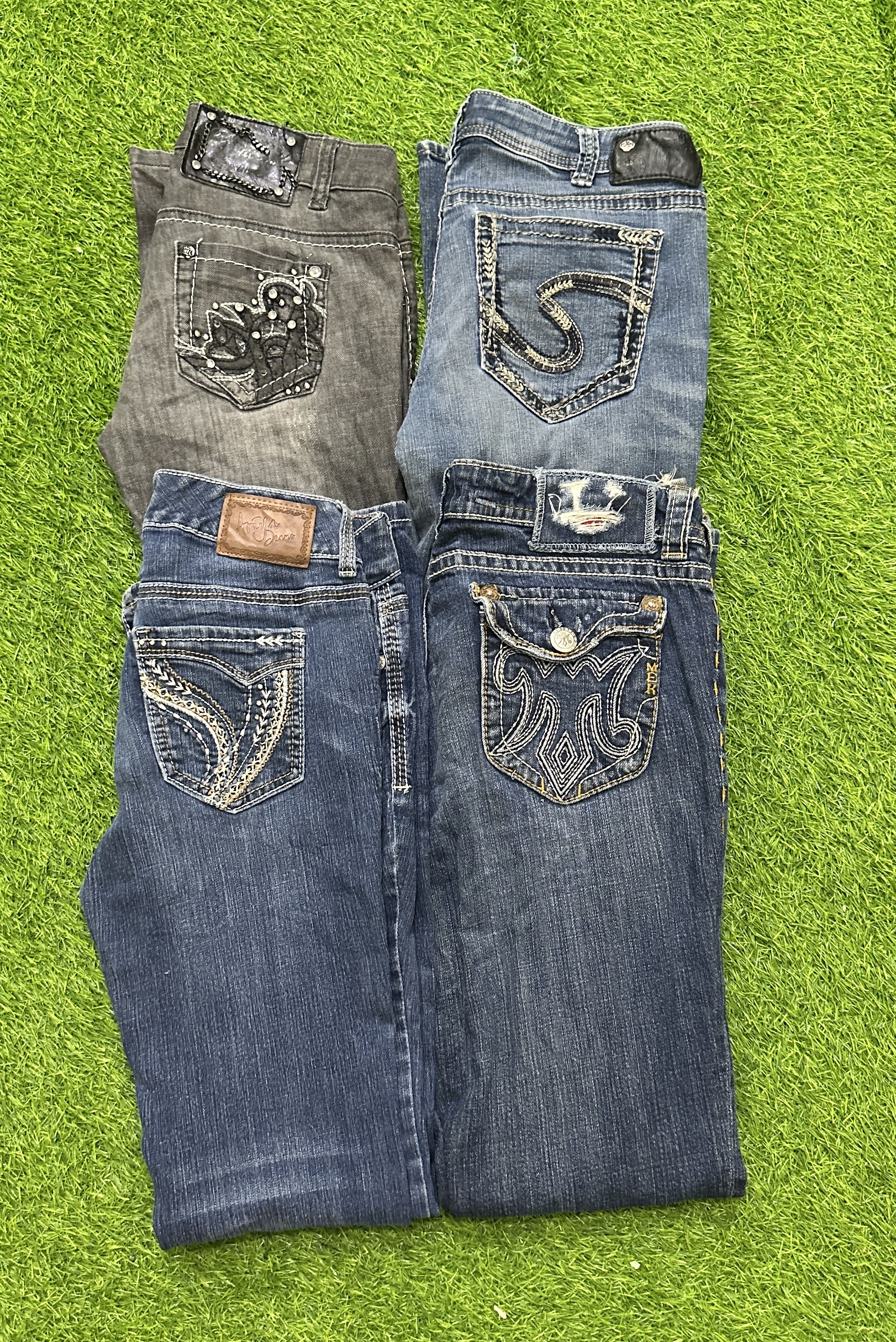 Y2K woman’s flared jeans