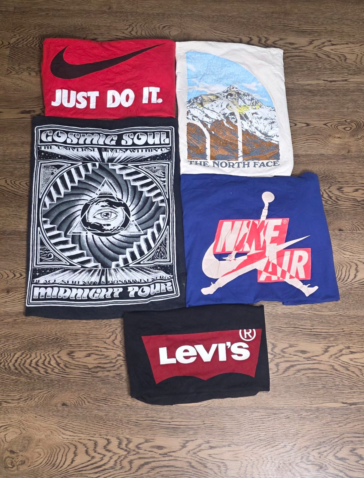 T-shirts de marque mélangés