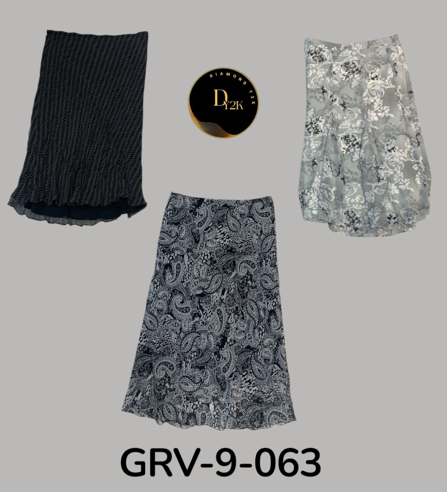 Jupe en poly imprimée noir et blanc classique – Mode Y2K intemporelle (GRV-9-063)