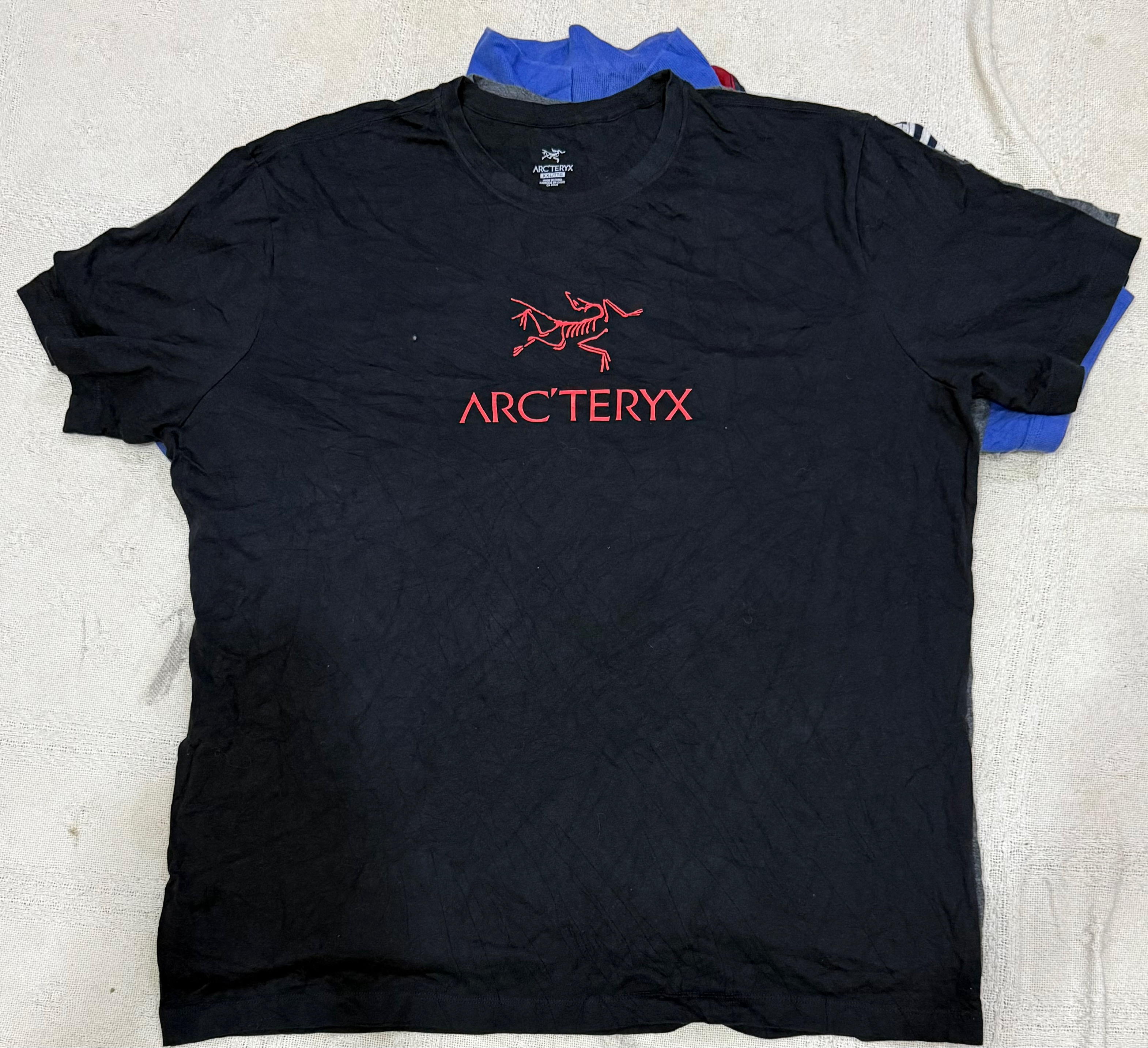 Arc'TeryxとBarbourのTシャツ