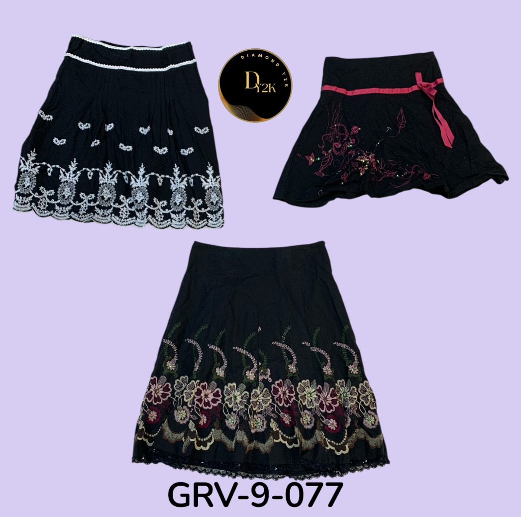 Damen schwarzer Baumwollrock – Bedruckte Retro-Ästhetik (GRV-9-077)