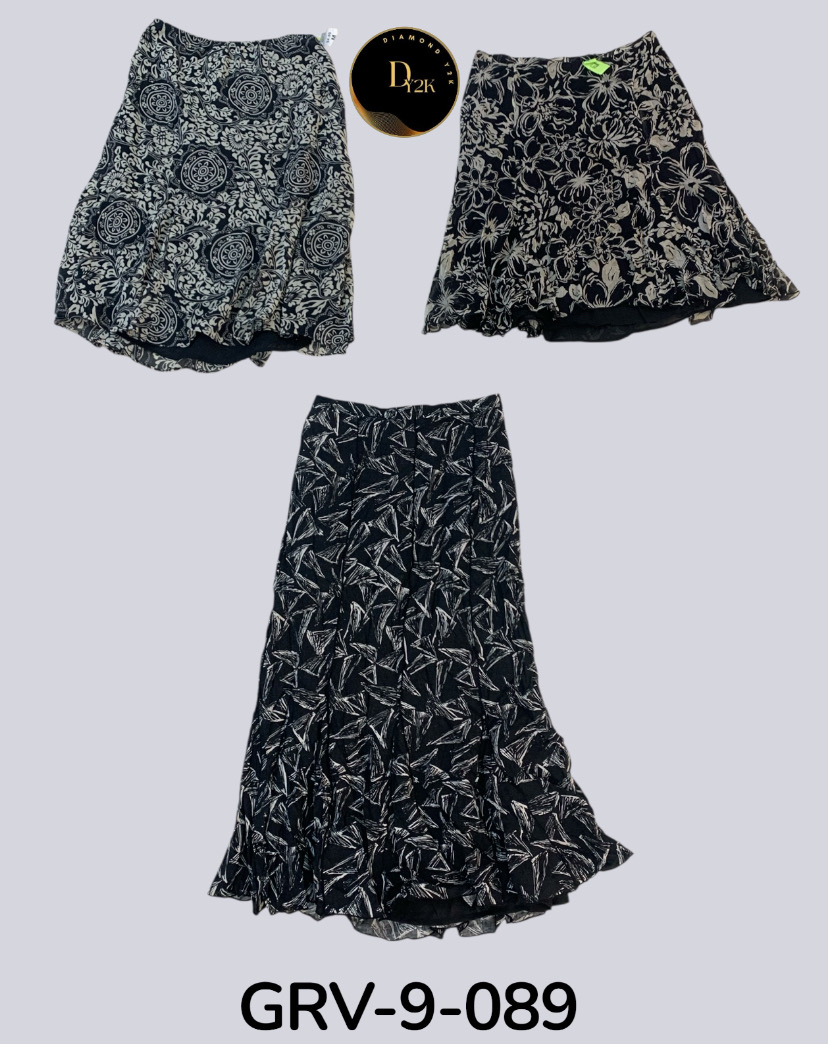 Falda Polly Impresa Negra – Estética Retro Y2K (GRV-9-089)