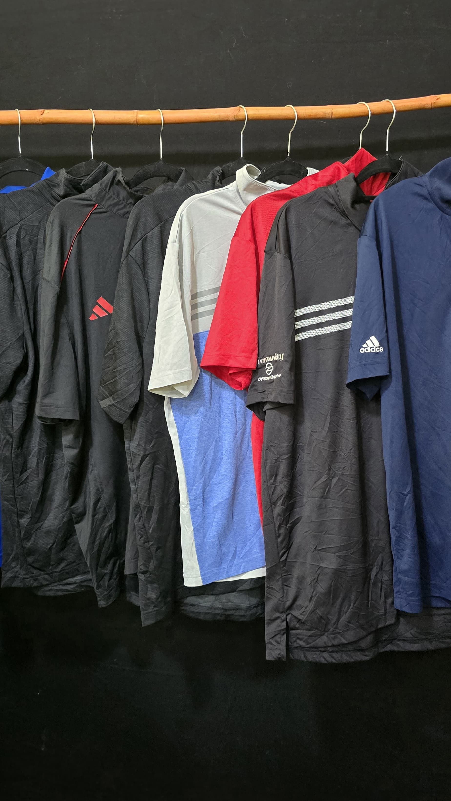 AV-0029 Adidas T-Shirts