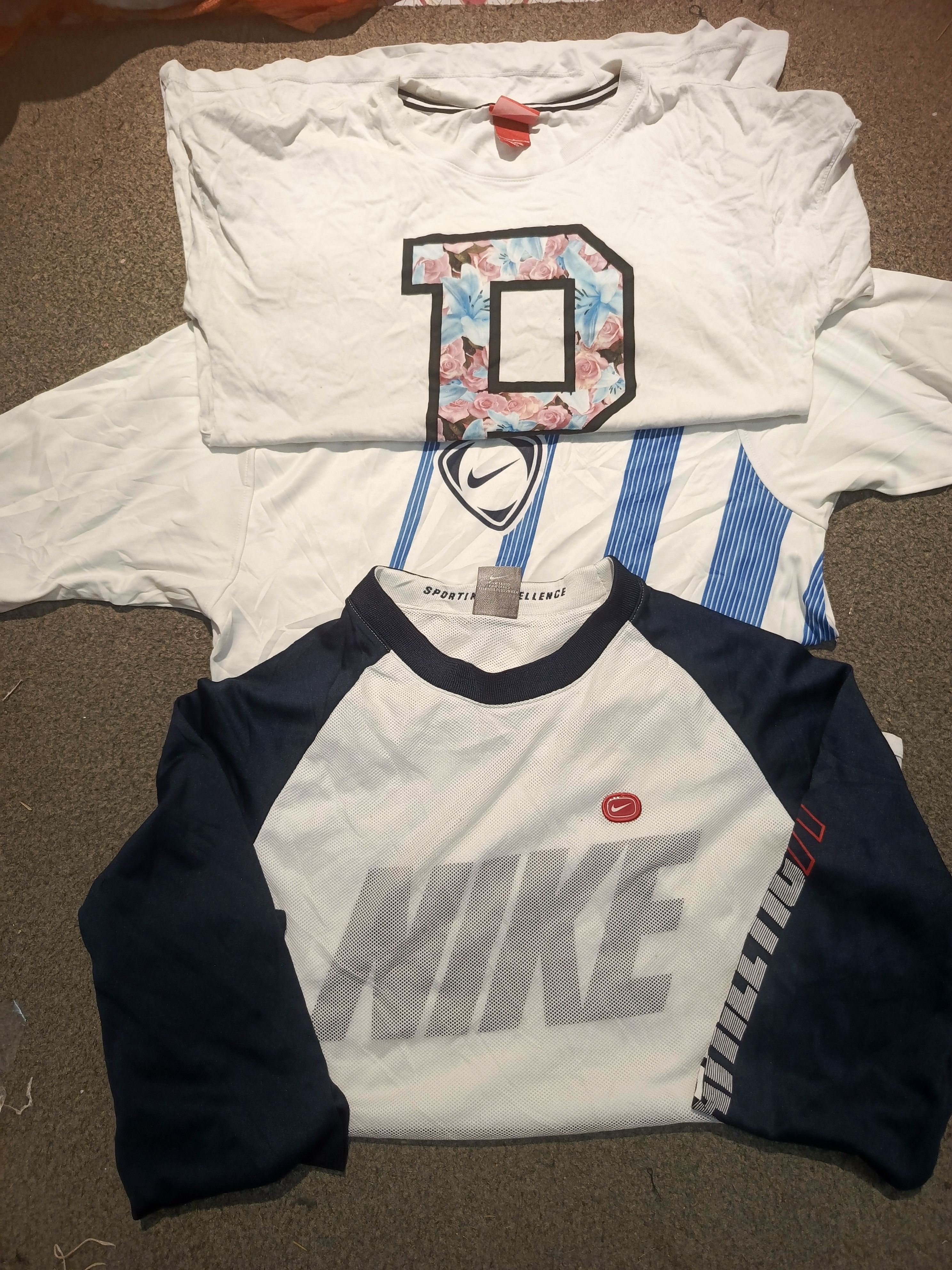 Nike round neck t shirts