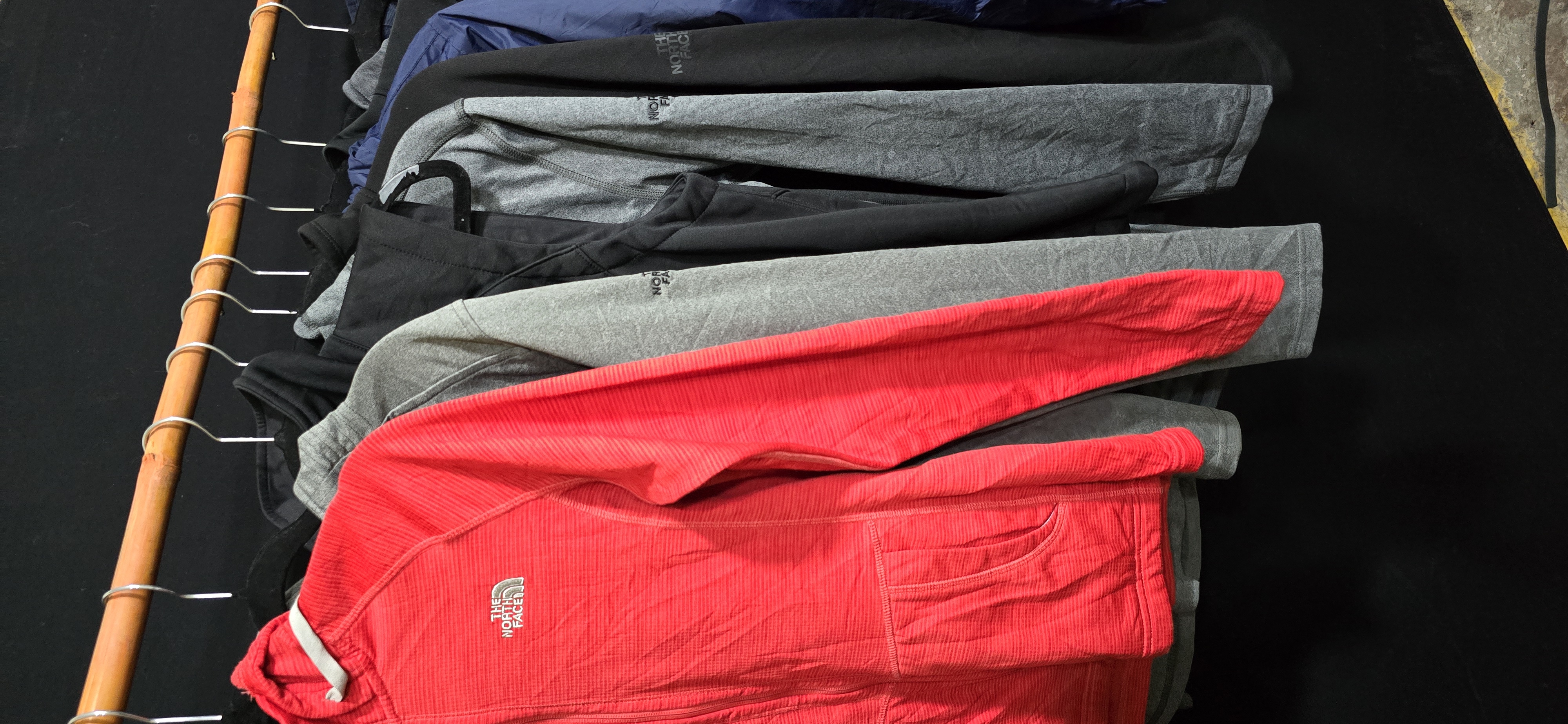 AV-0036 The North Face Winter Tops