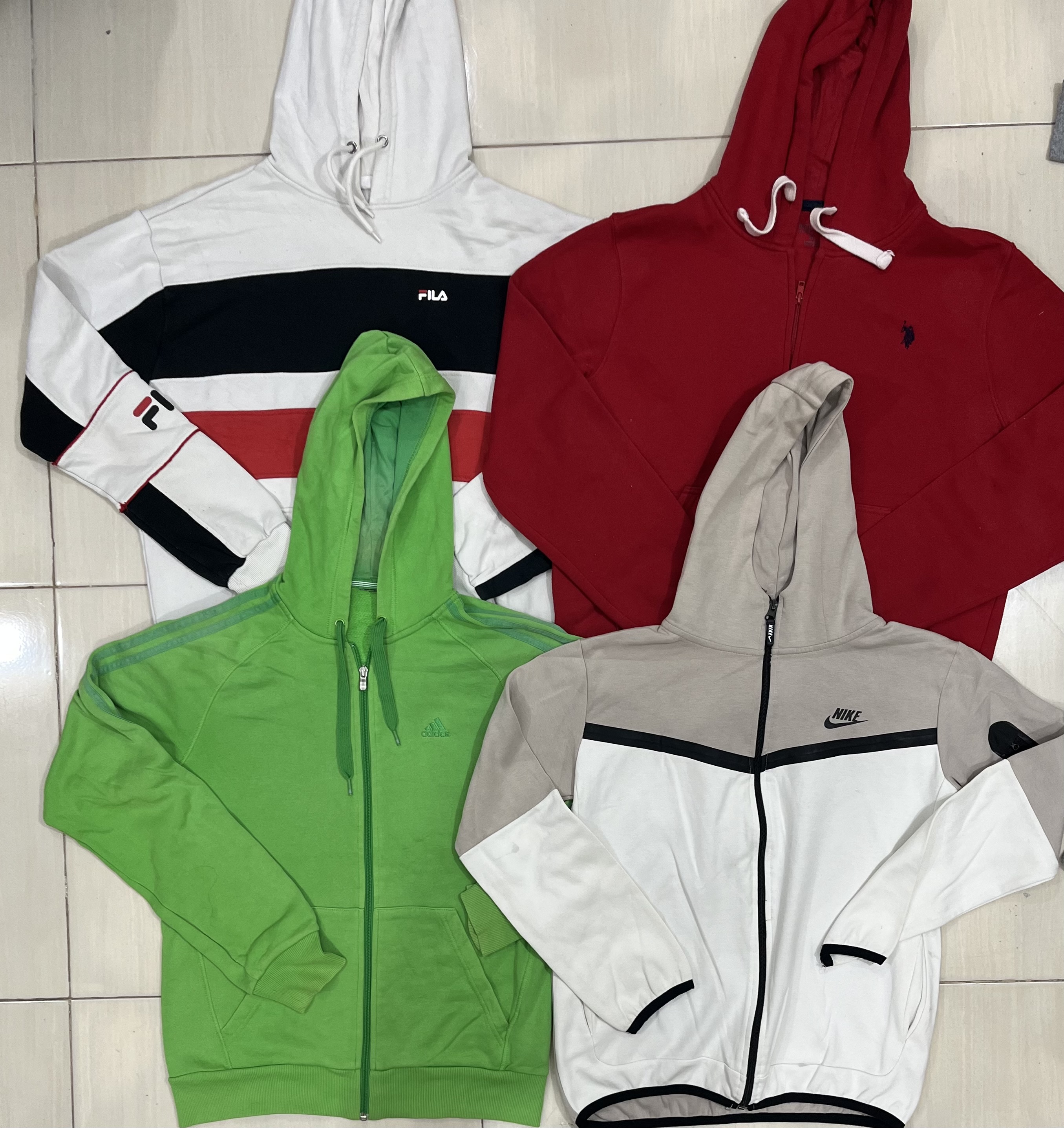 hoodies de marques mélangées