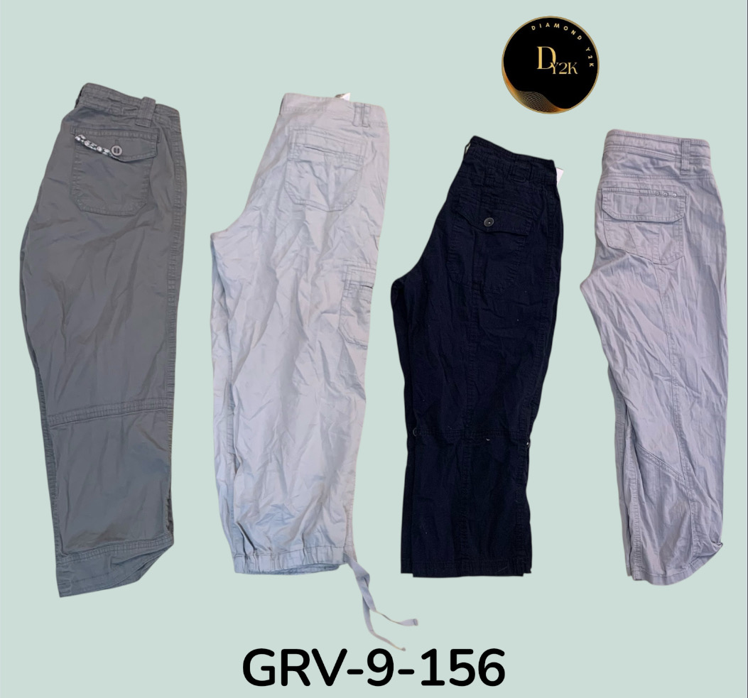 Classic Women’s Cream Cargo Capri – Timeless Casual Look(GRV-9-156