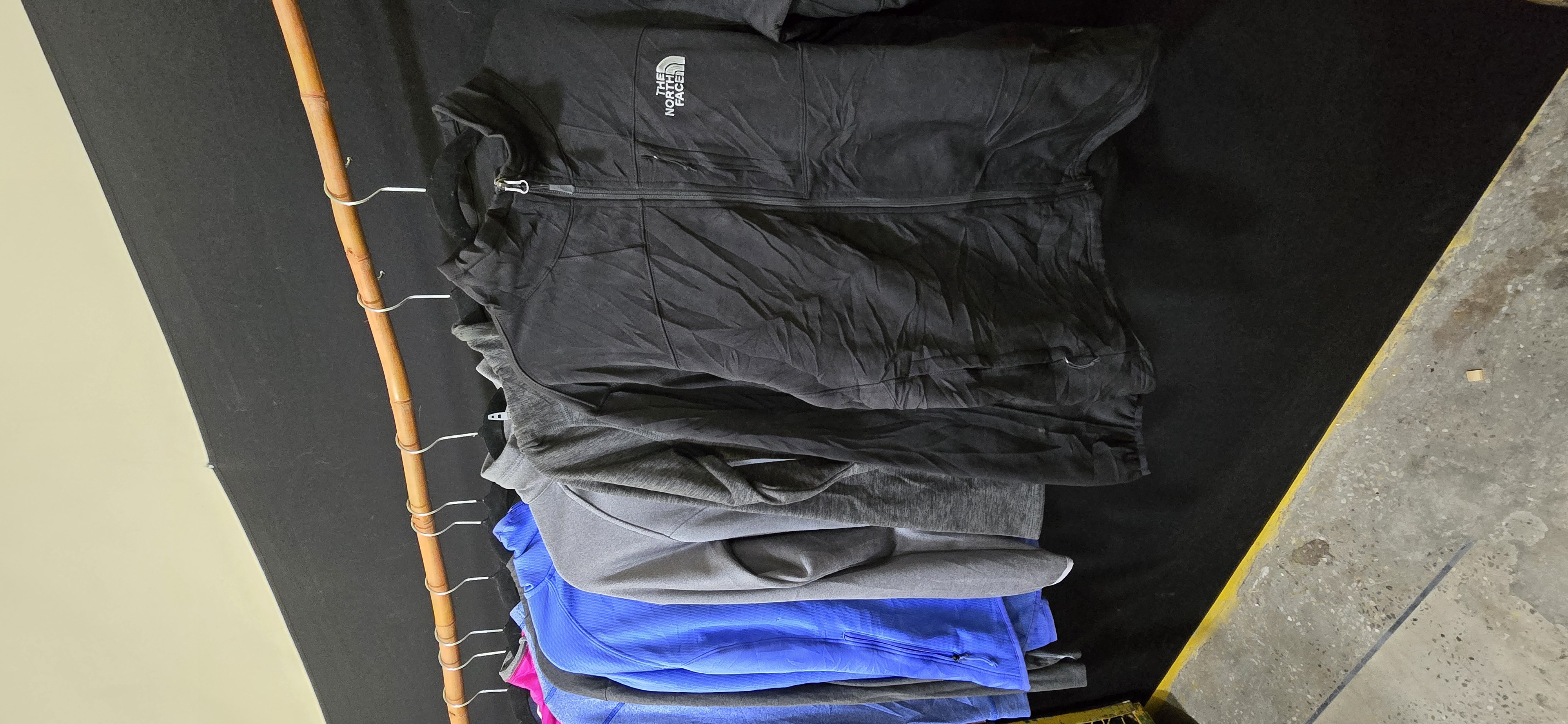 AV-0051 The North Face Winter Tops