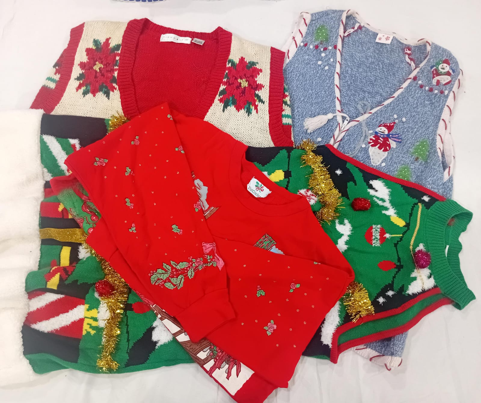 IQ0736 y2k Christmas Babe Knit