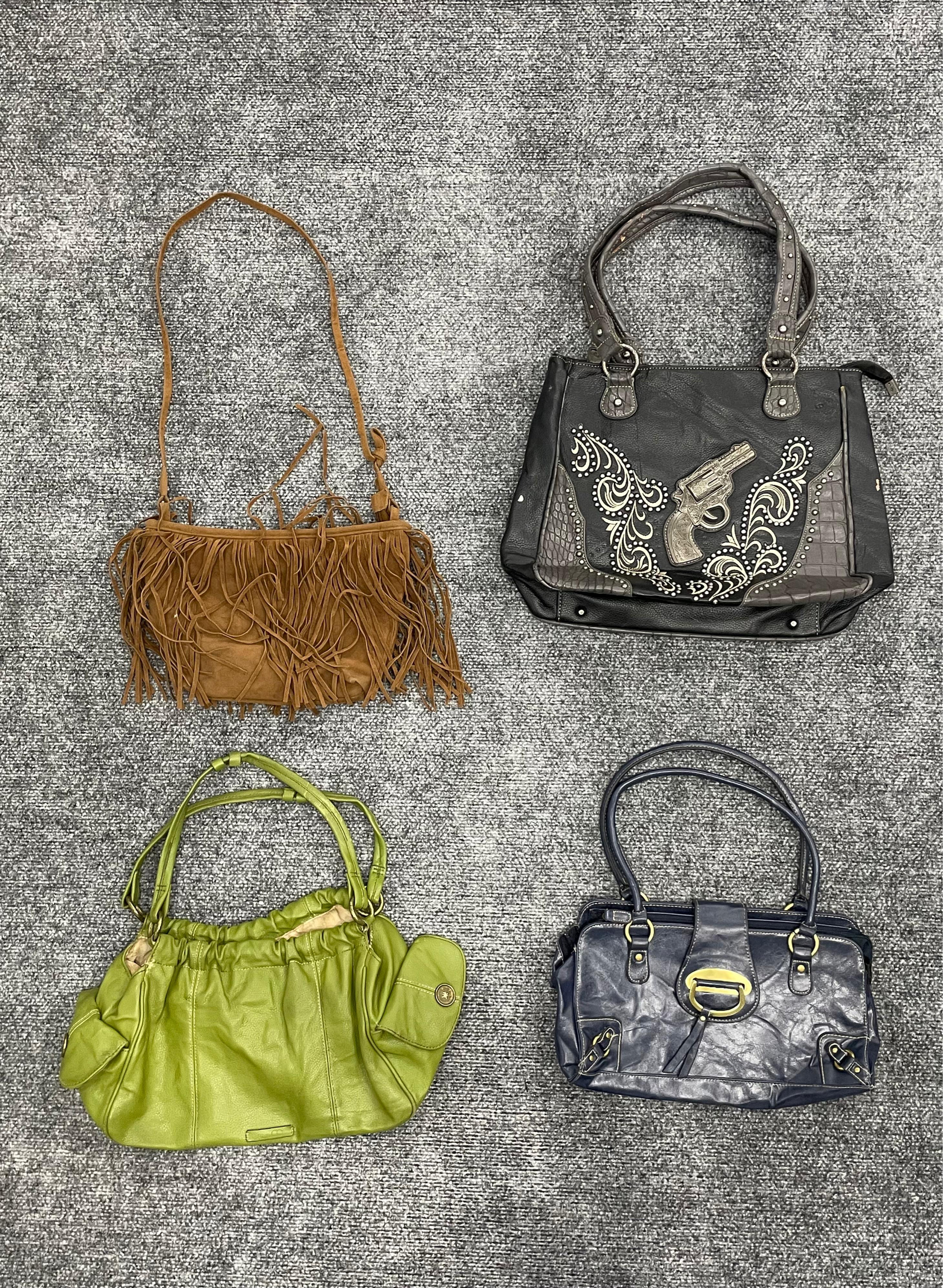 「Y2K Boho フリンジ＆ステートメントショルダーバッグバンドル」