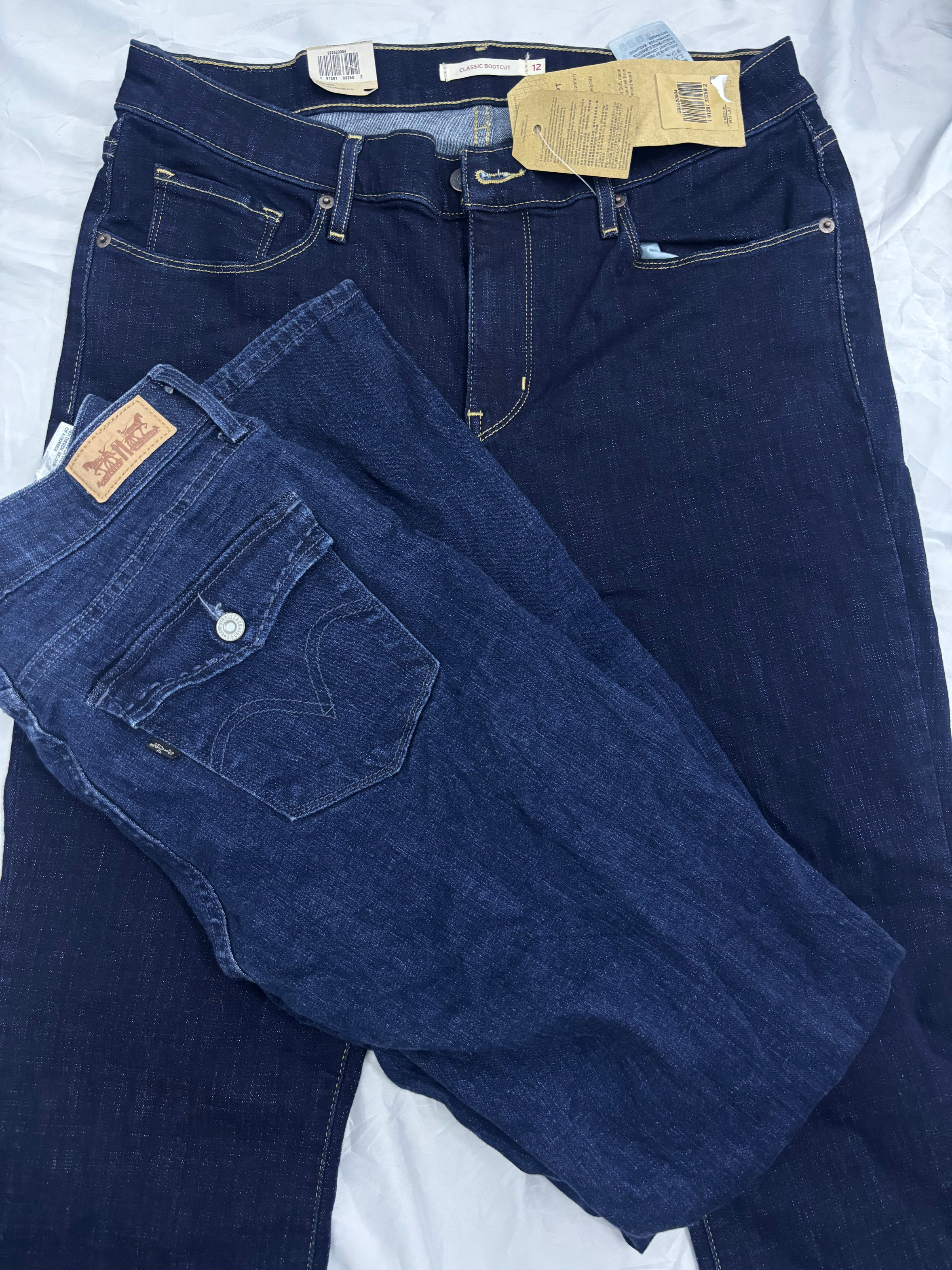 「Levi’s レディースジーンズミックス – クラシック＆モダンフィット」