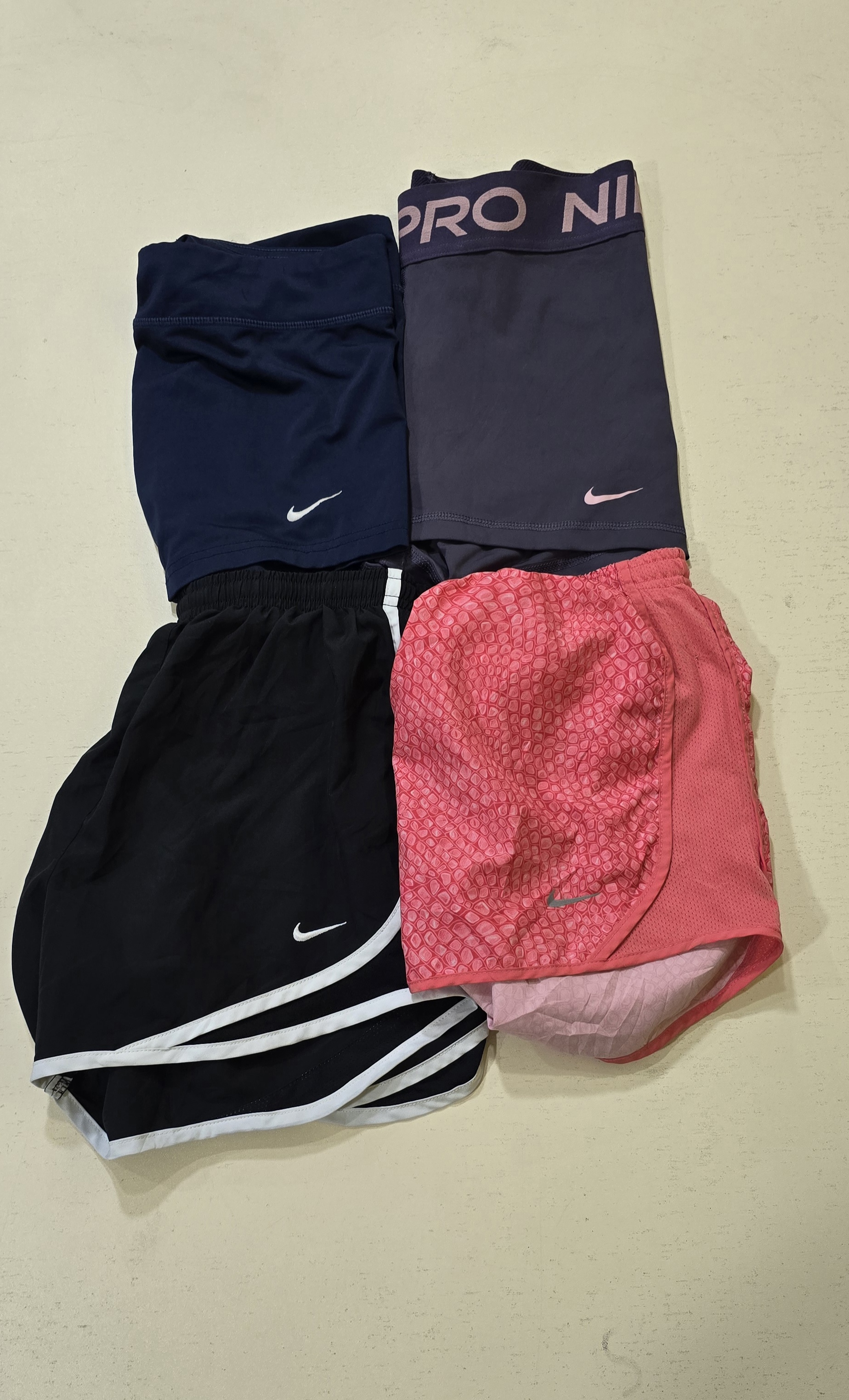 AV-0061 Nike Ladies Shorts