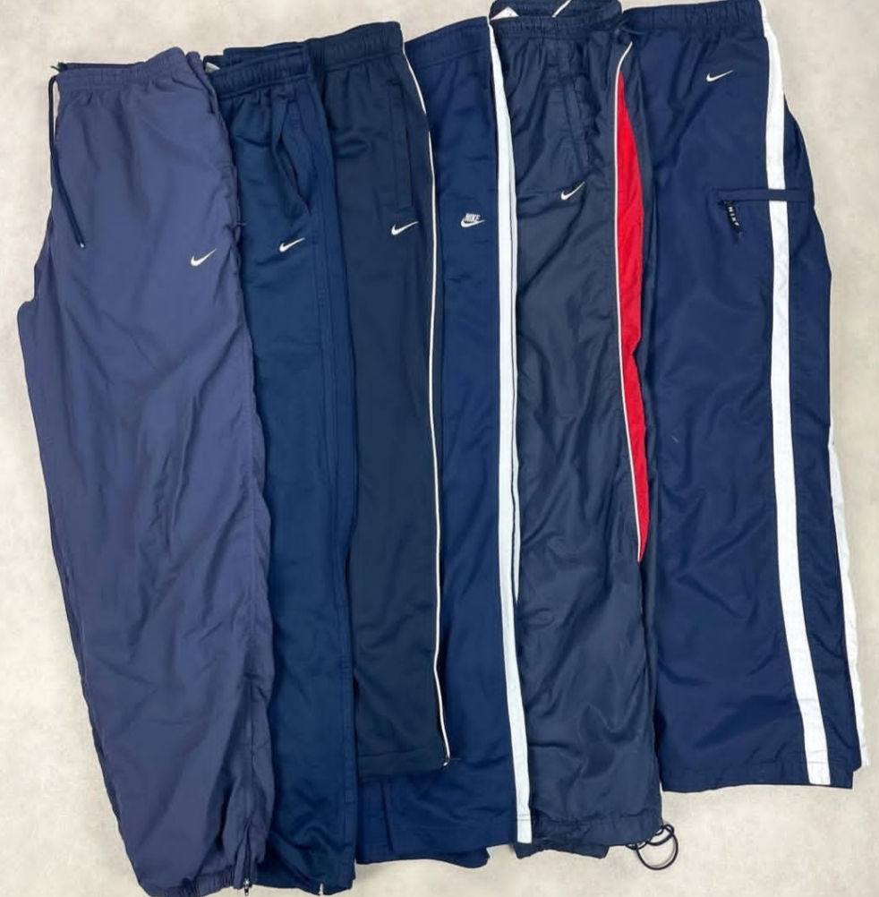 本物のヴィンテージNikeトラックパンツ