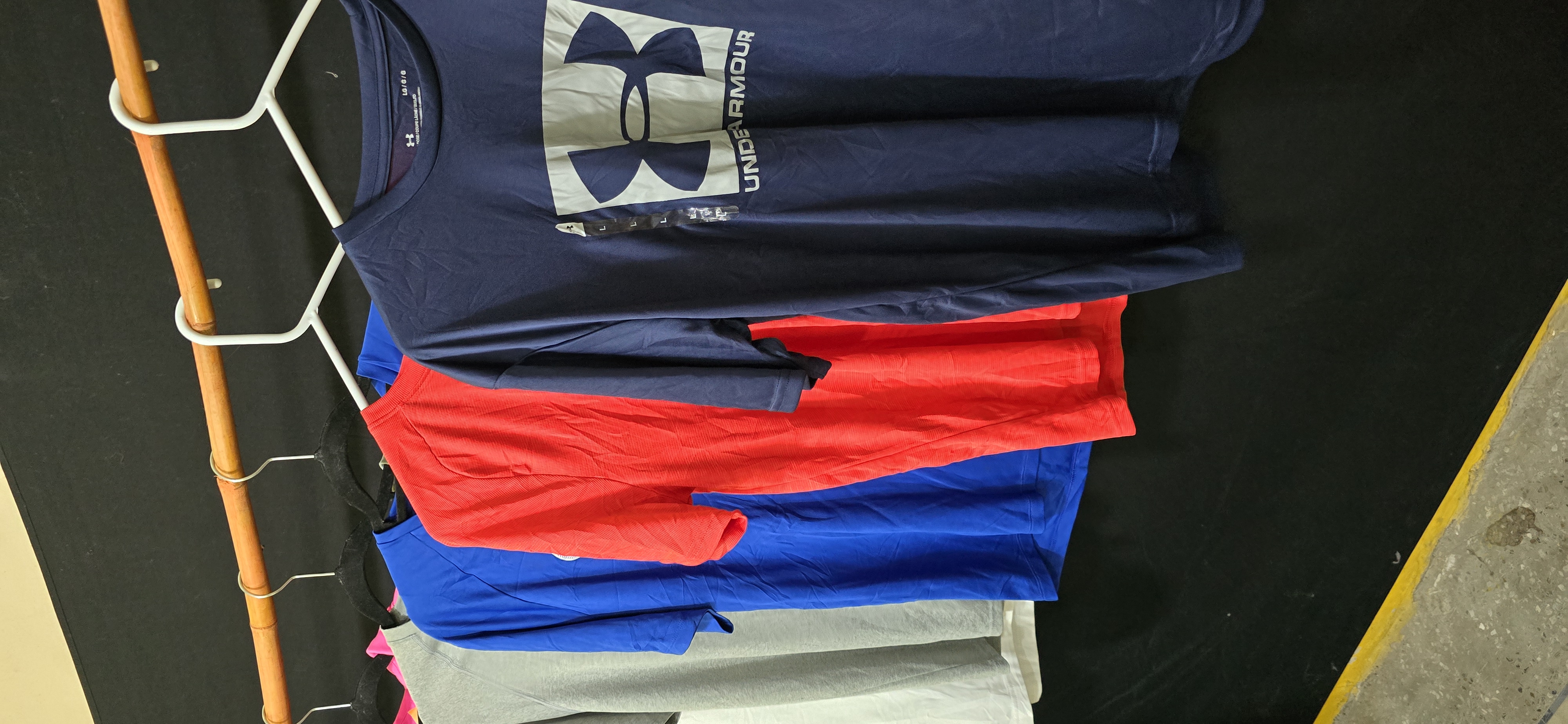 AV-0062 Under Armour T-Shirts