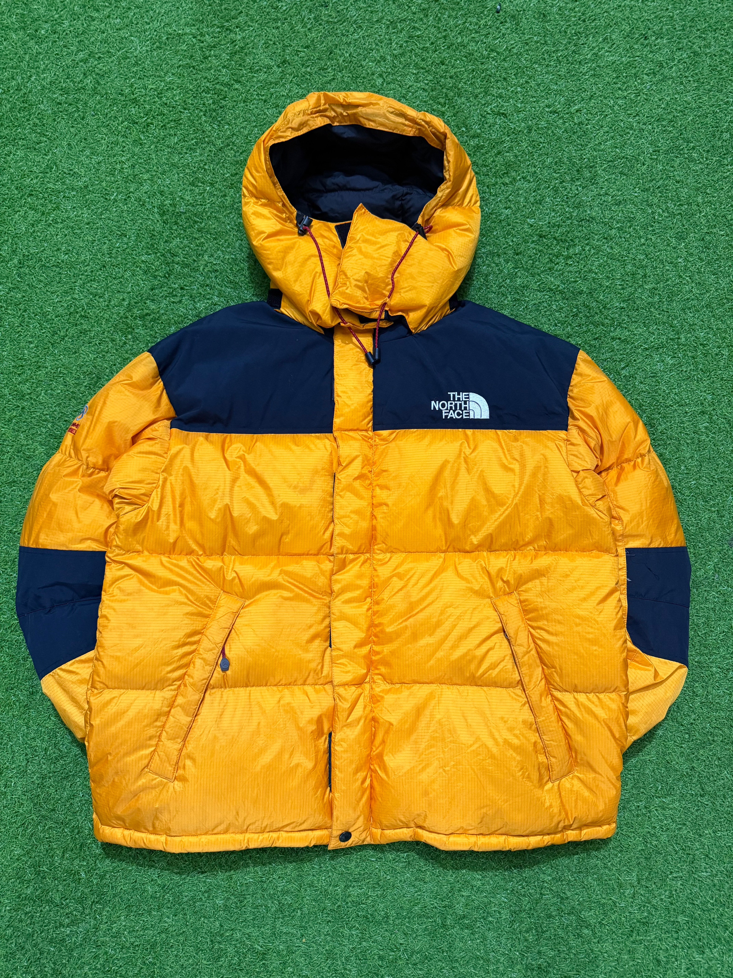 box:02 THE NOTH FACE PUFFER JACKETS