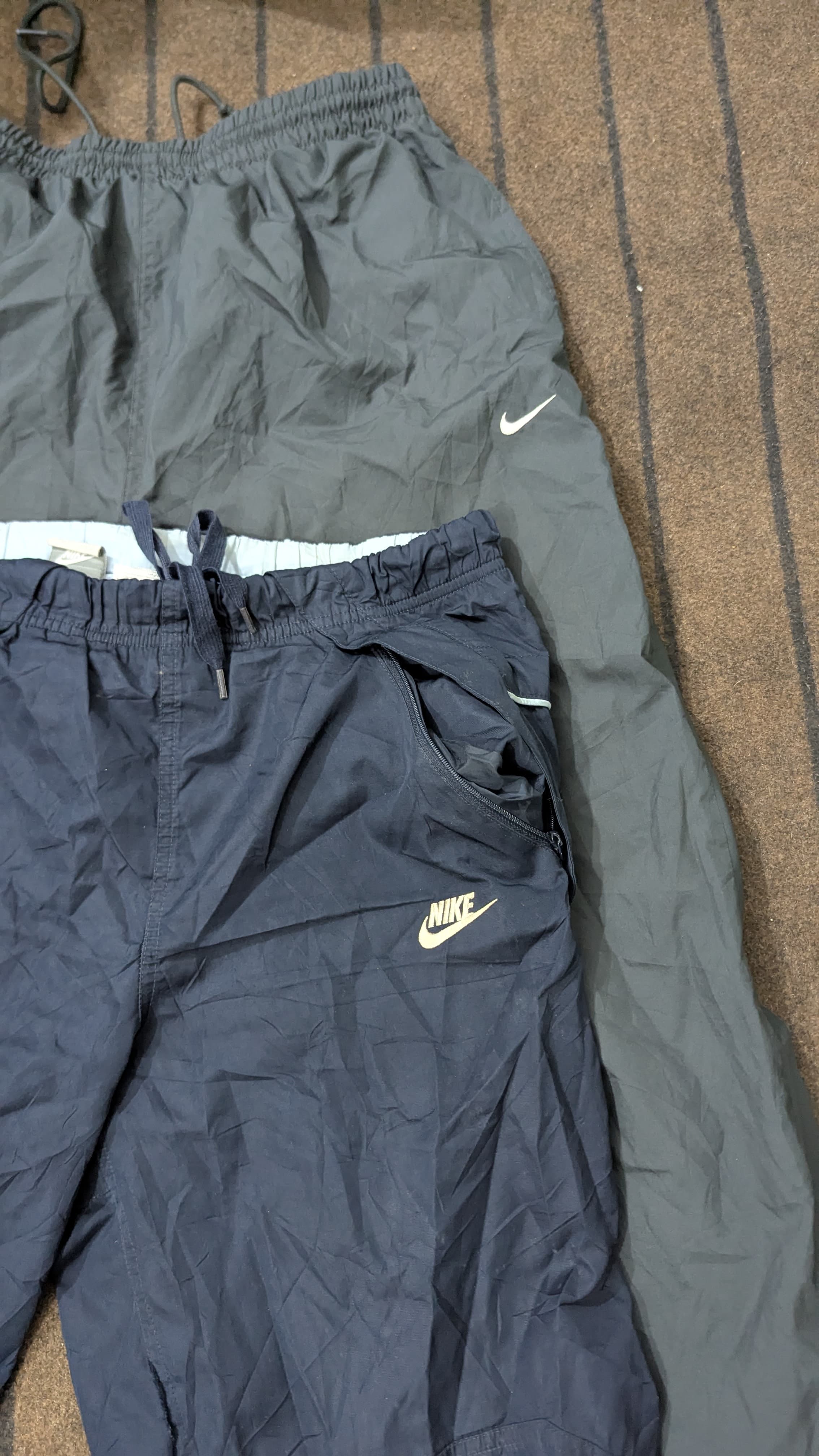 ナイキ トラックパンツ。ADIDAS トラックパンツ