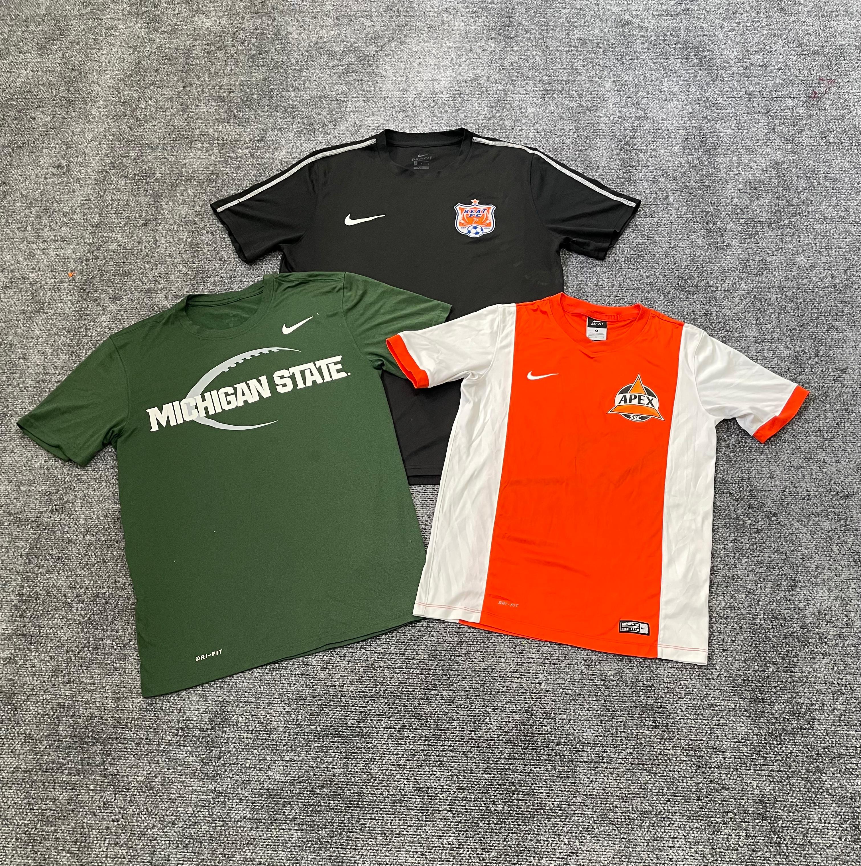 ナイキ スポーツ & チームウェア Tシャツ バンドル | ドライフィット、カレッジ & トレーニング ティー