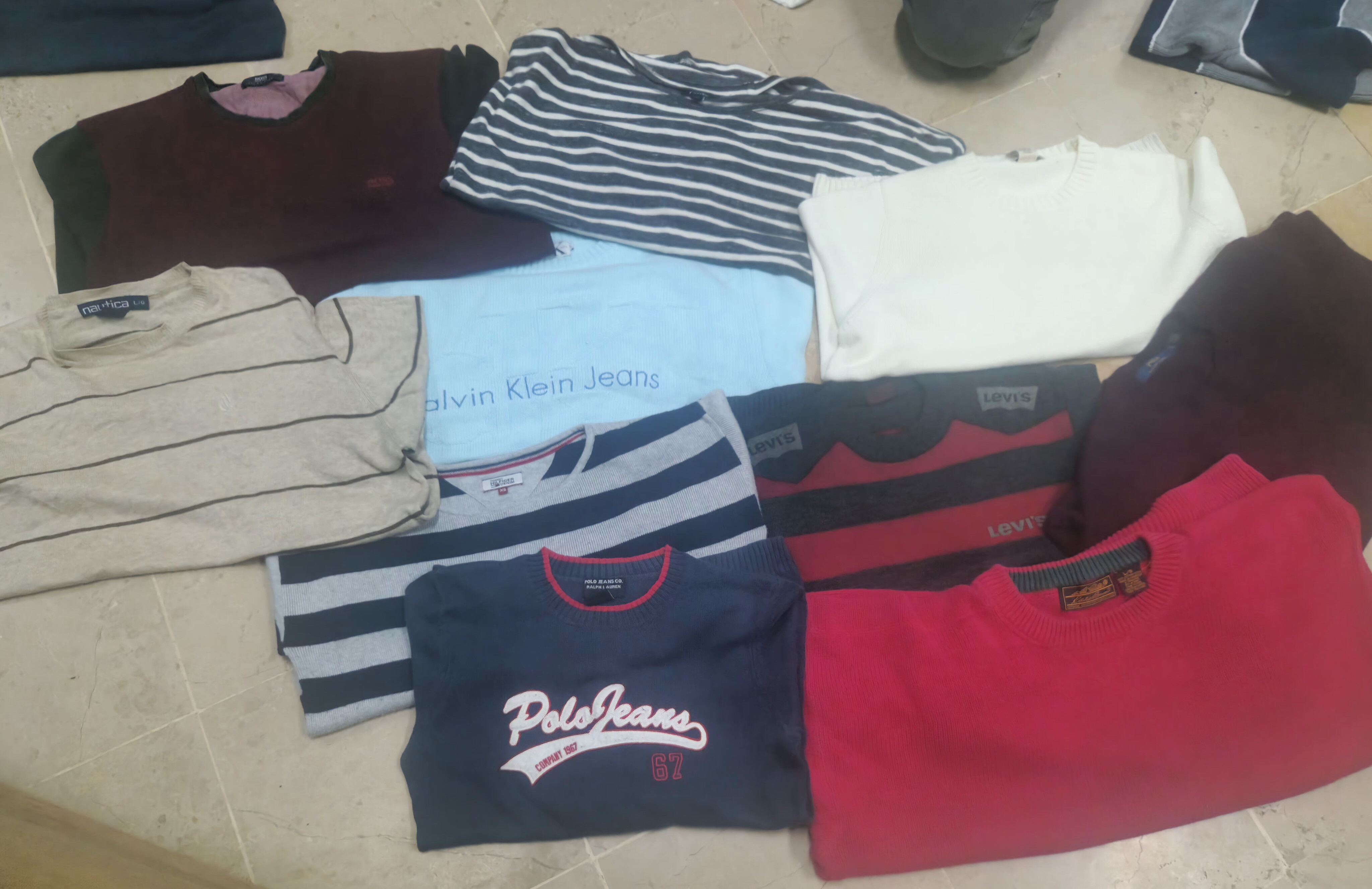 Round neck sweaters bundle