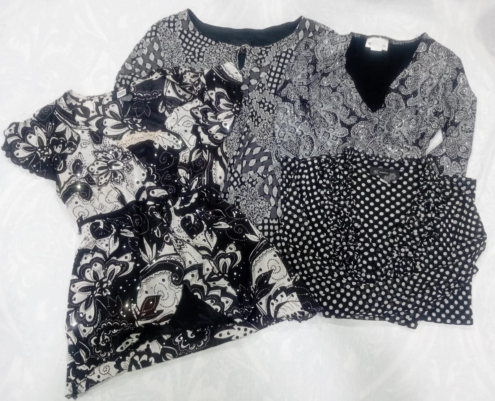 IQ0875 Y2K Tops Noir et Blanc Revival