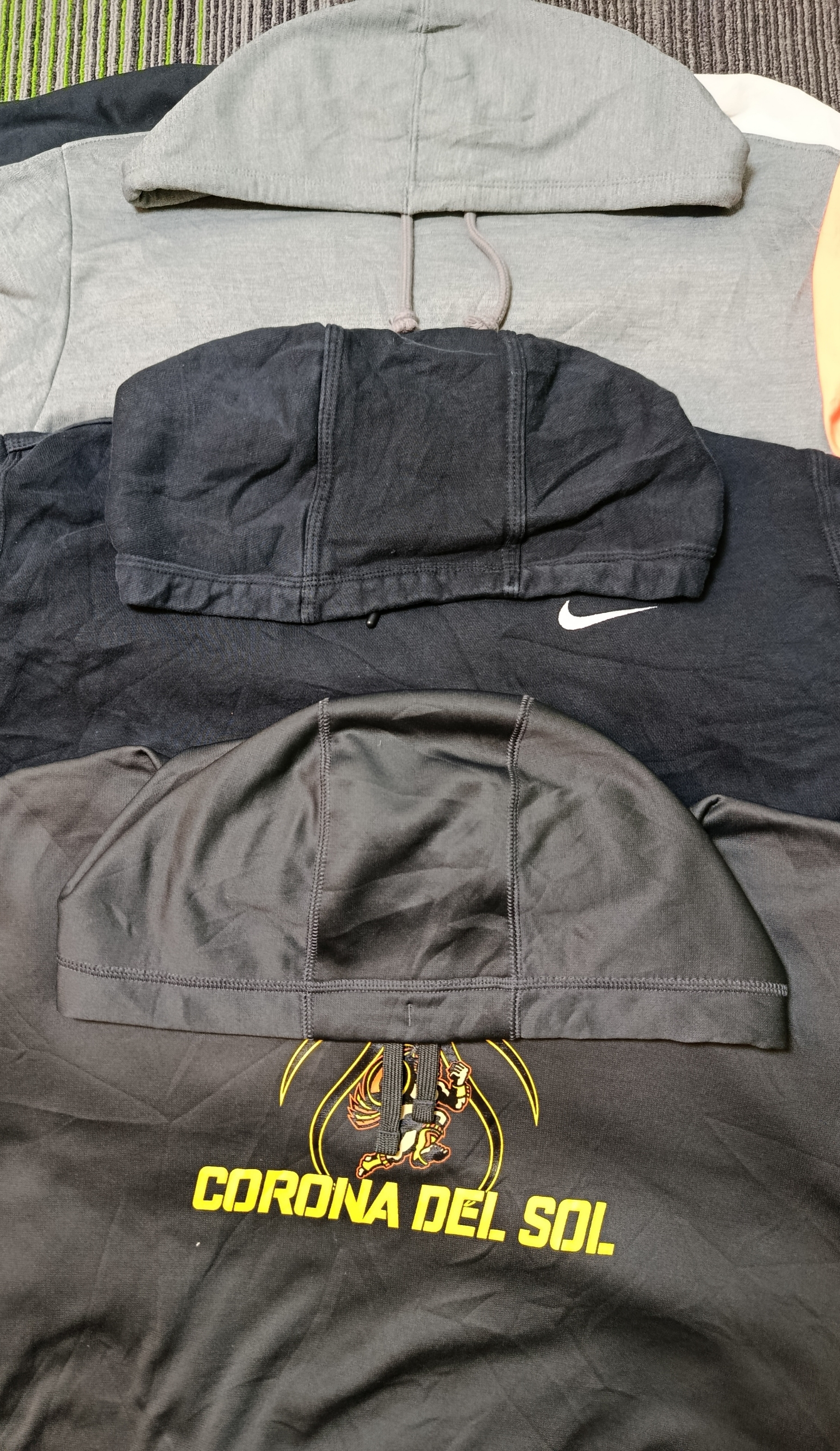 Nike Hoodies (2410)