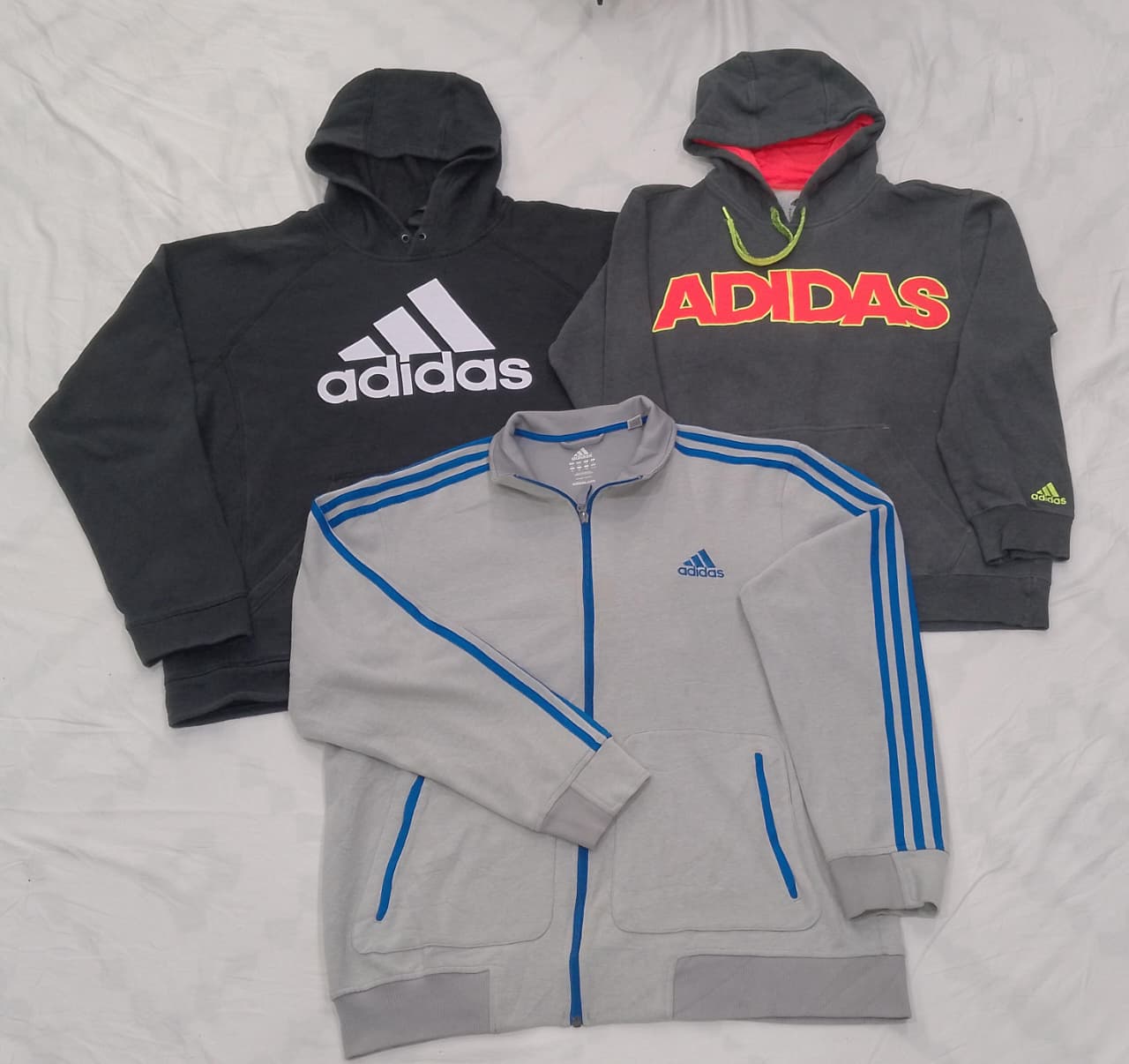 CRZ0003 Vintage Adidas Essentials Hoodie/Sweatshir..